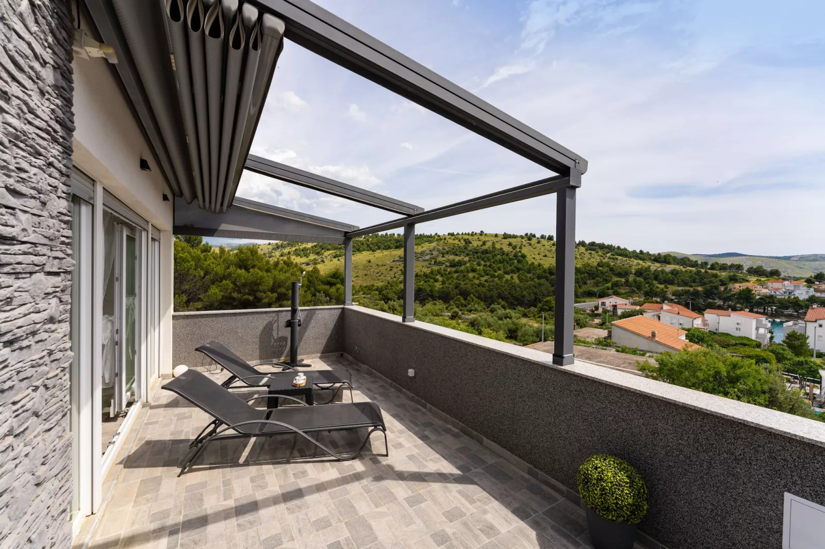 Sea view penthouse Nikita-Terrasbalkon