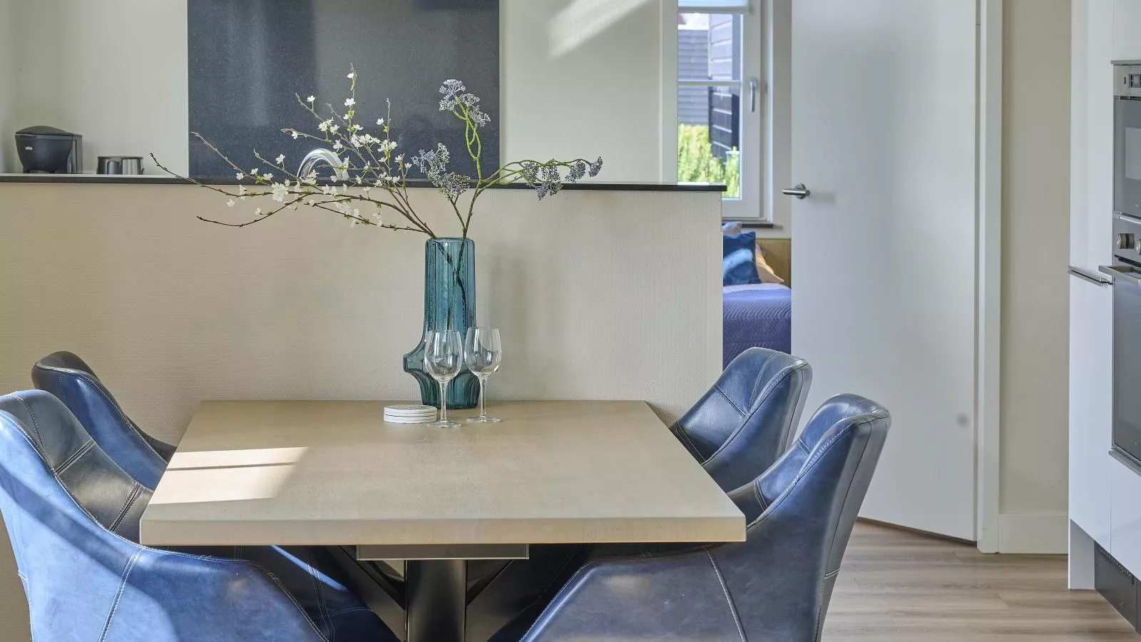 SeaLuxe Residence 27C-Eetkamer