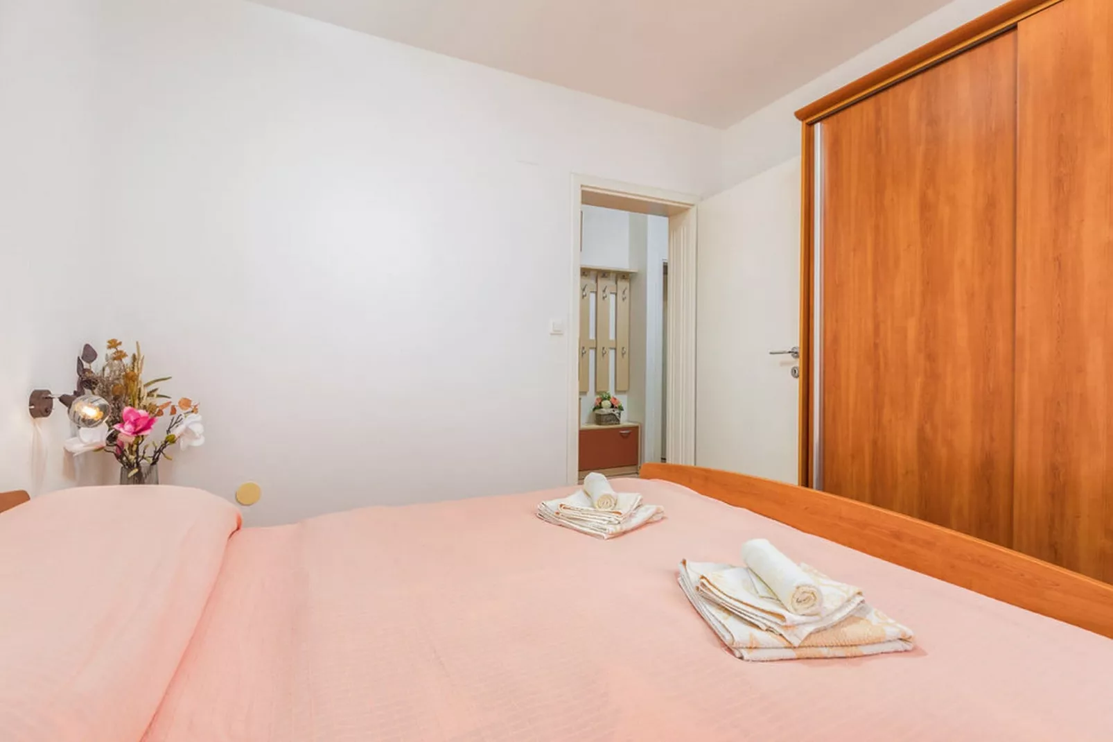 Apartment Dana - Two Bedroom Apartment with Terrace-Slaapkamer