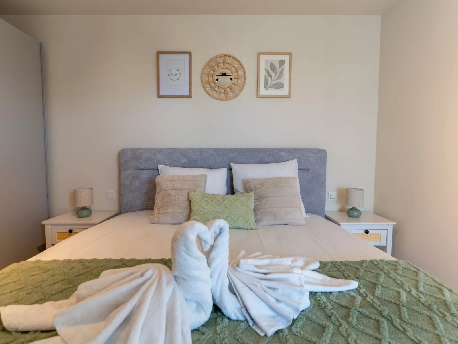 The Waves with parking-Binnen