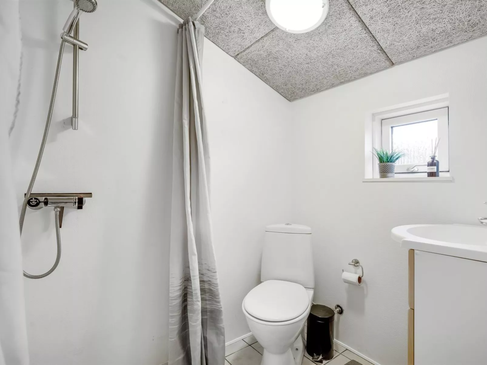 "Sylvana" - 75m from the sea-Binnen