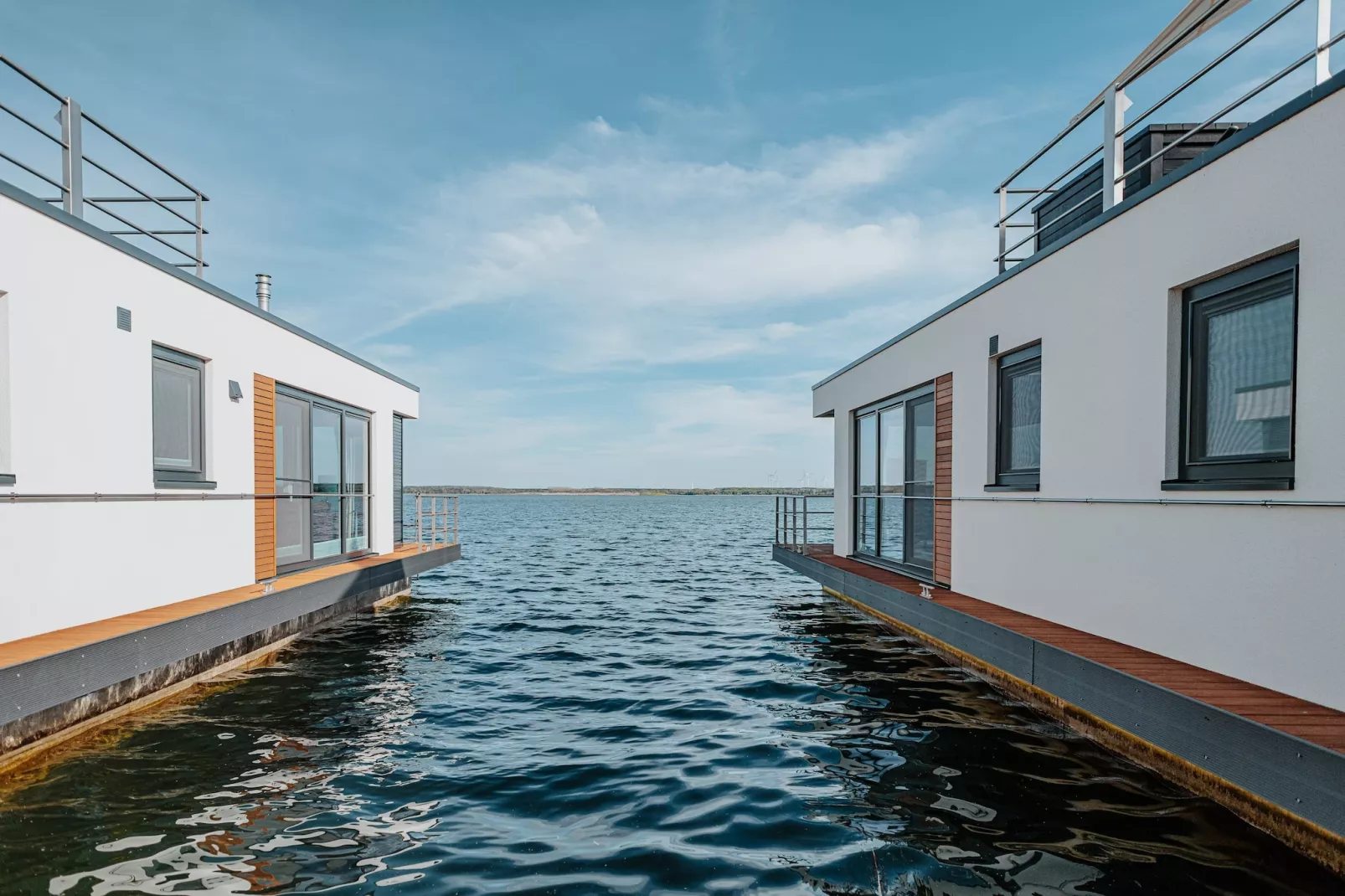Hausboot am Gräbendorfer See-Buitenkant zomer