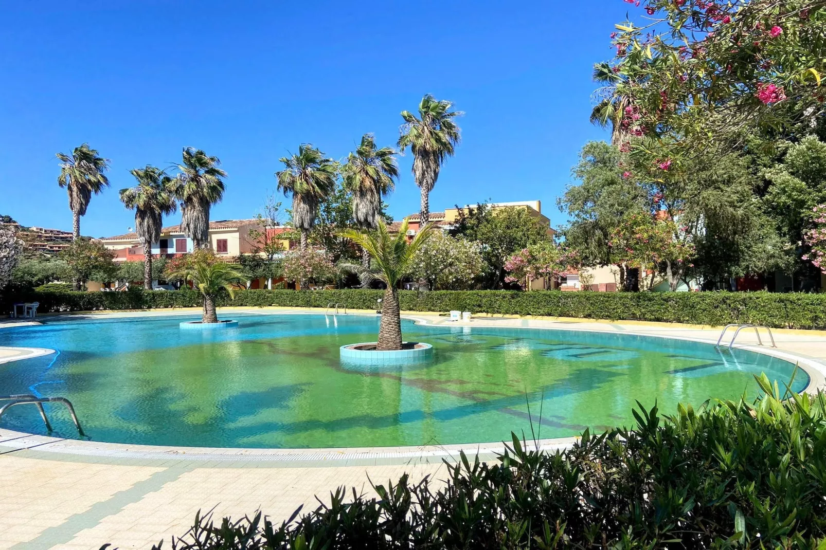 Residenza L'Oasi-Zwembad