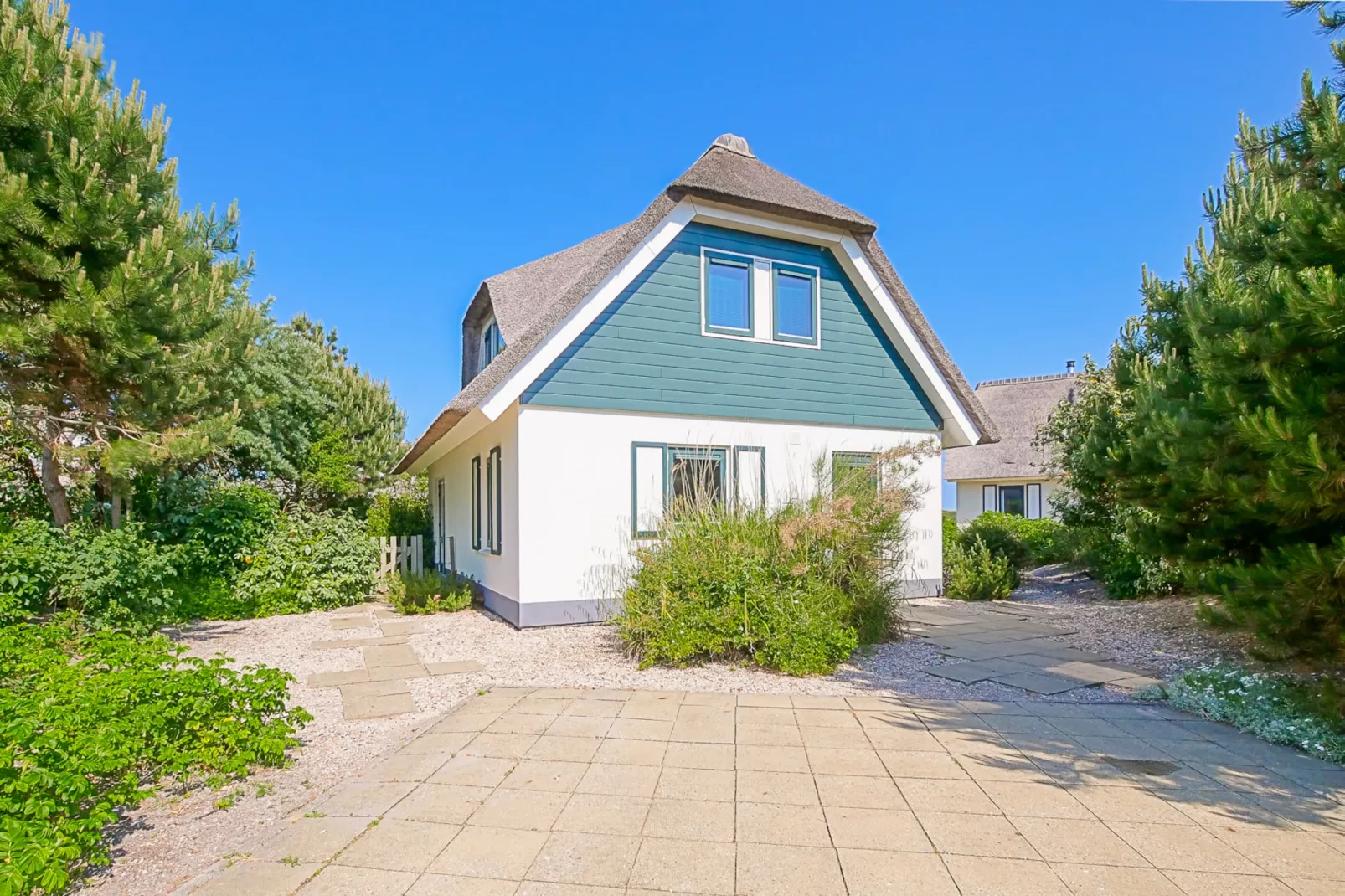 Villa Noorderzon-Buitenkant zomer