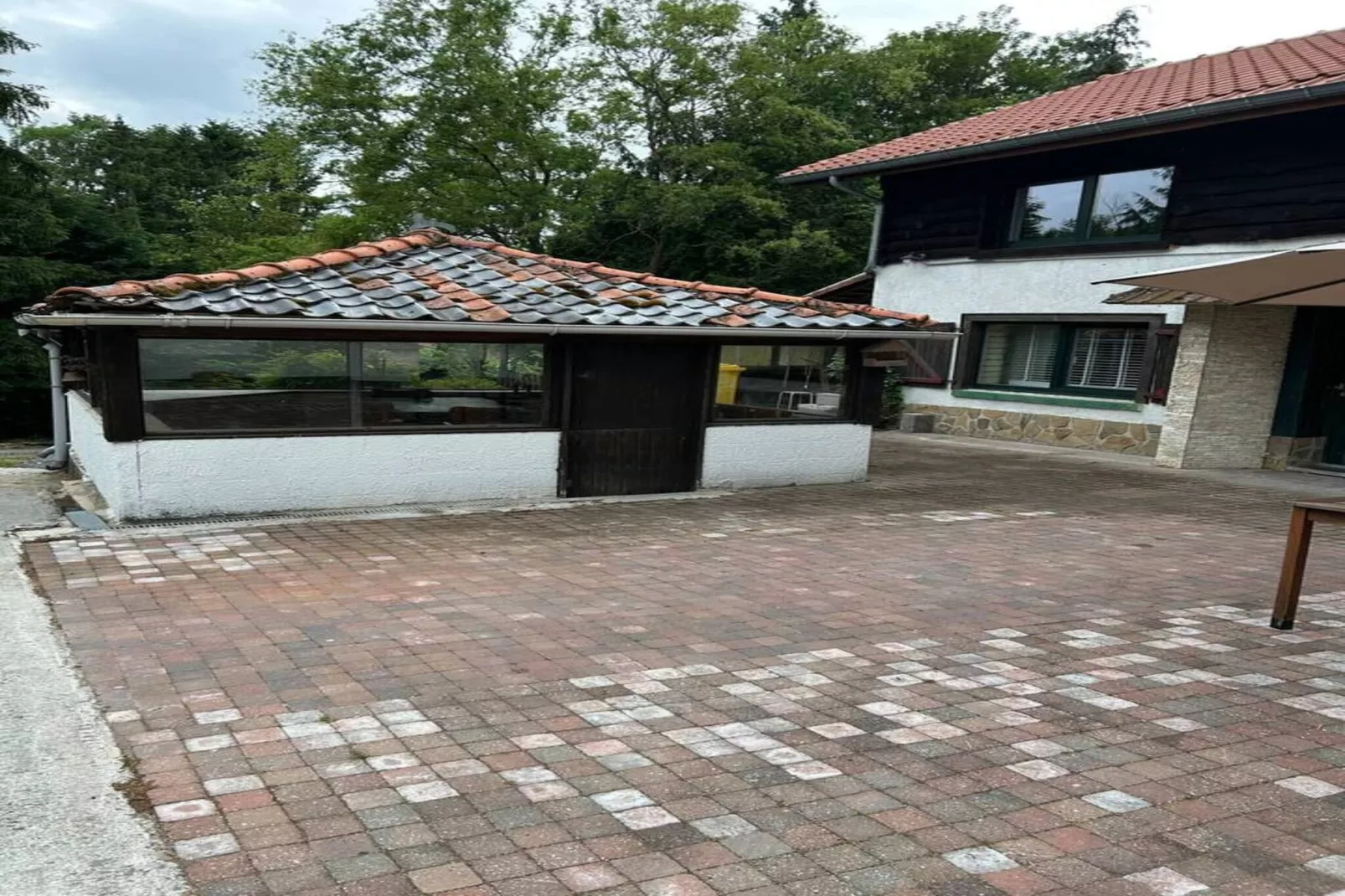 L'Ecureuil Blanc-Buitenkant zomer