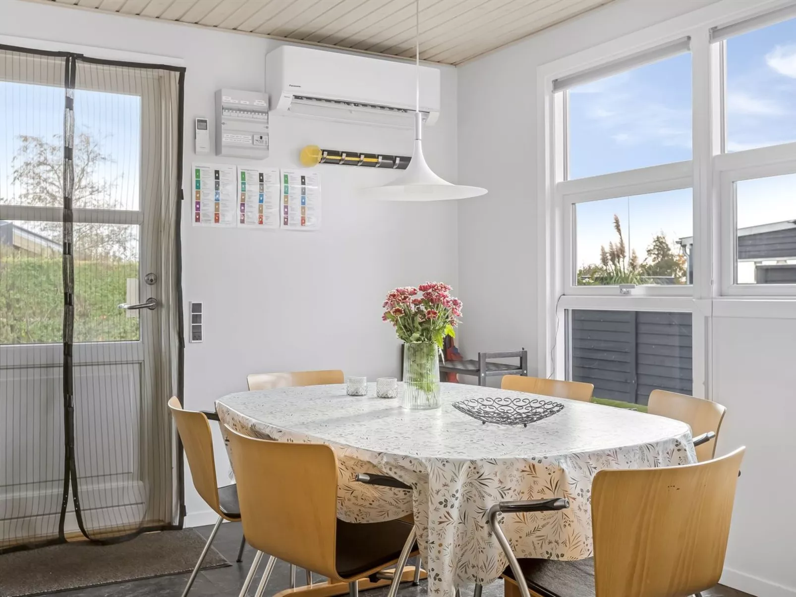 "Eugenia" - 300m from the sea-Binnen