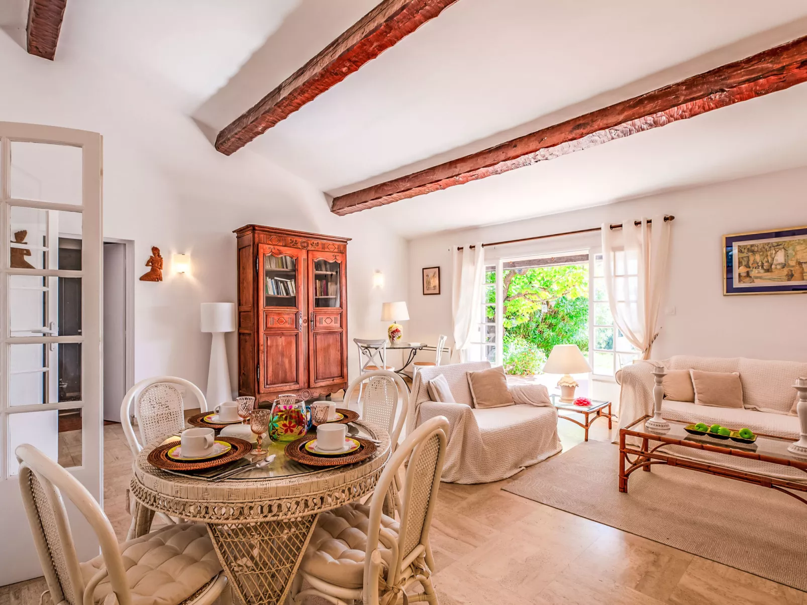 El Cantarello-Binnen