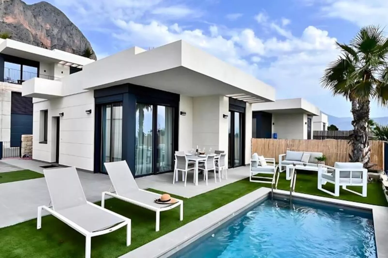 Villa Avec Piscine Priv&eacute;e Et Vues Magnifiques-Niet-getagd