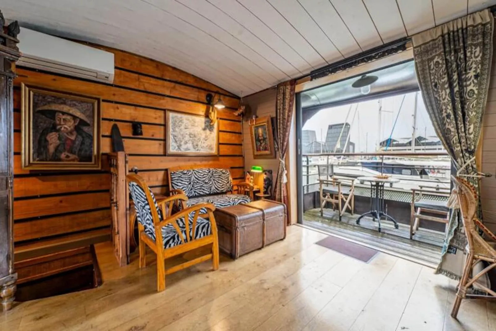 Suite De Charme Sur La Péniche Petite Annick-Niet-getagd