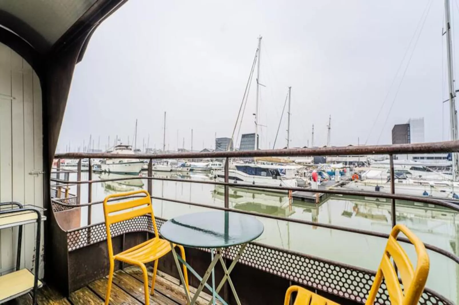 Suite De Rêve Sur La Péniche Petite Annick-Niet-getagd