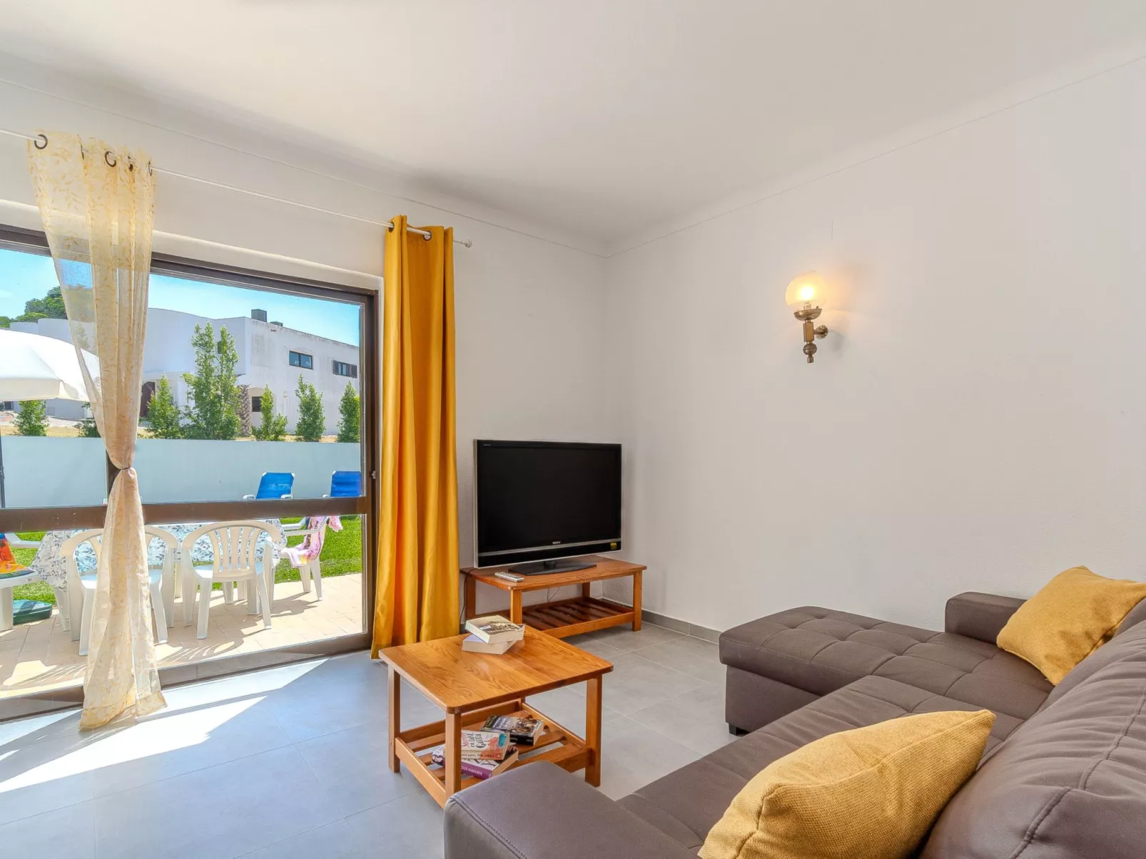 Amélia - Sunny Way-Binnen