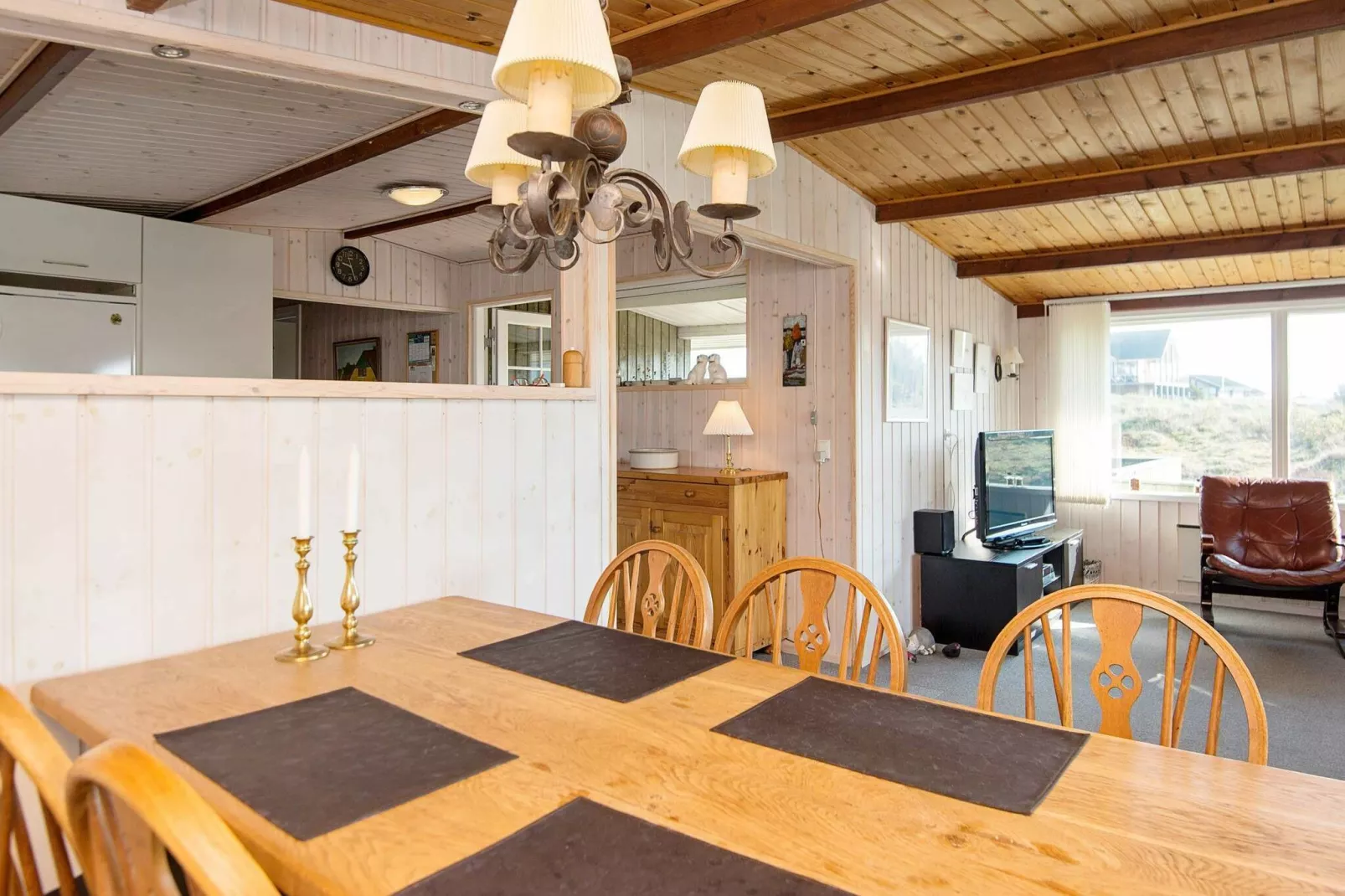 Rustieke Strandhut in Rindby-By Traum-Binnen