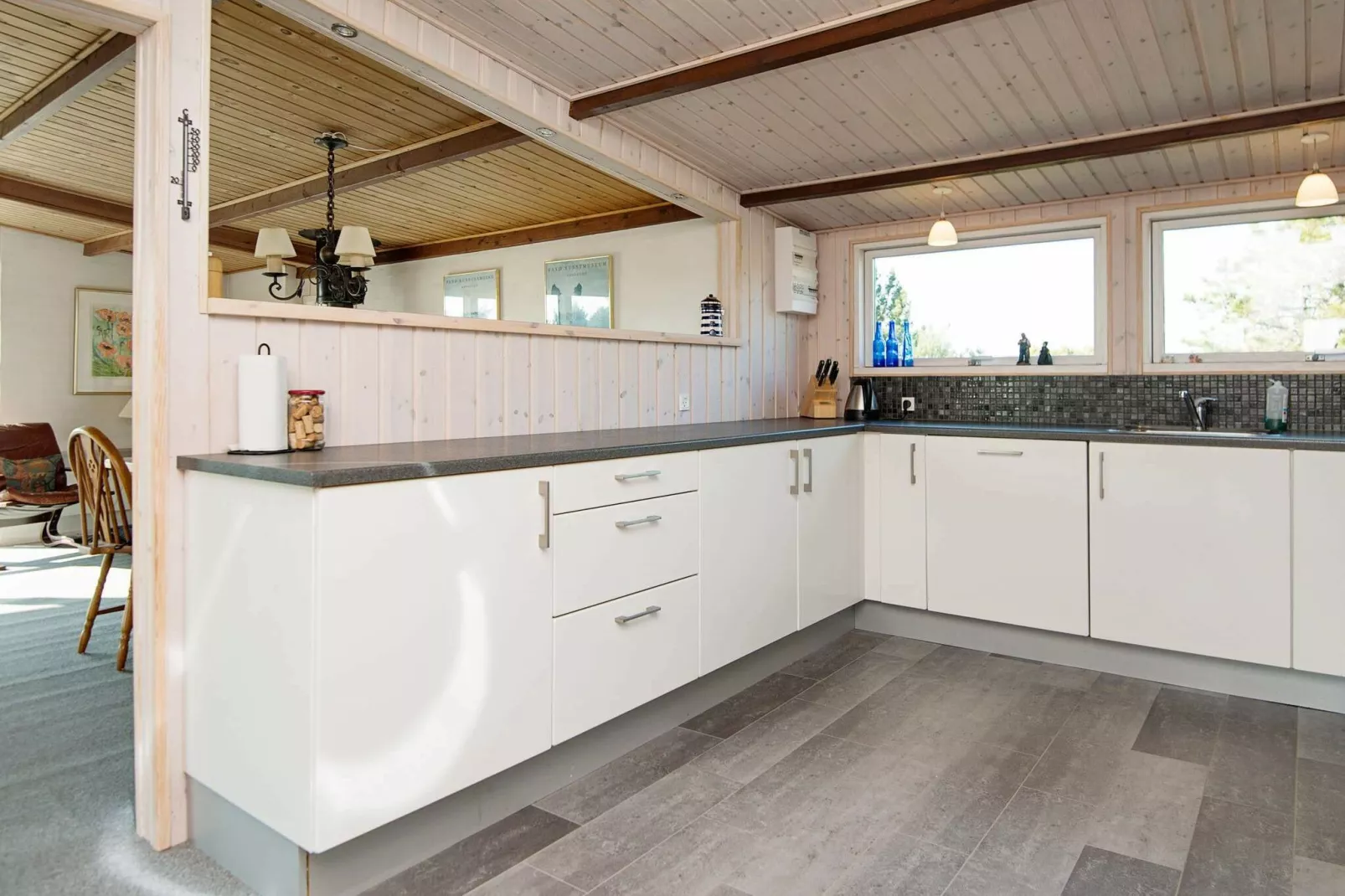 Rustieke Strandhut in Rindby-By Traum-Binnen