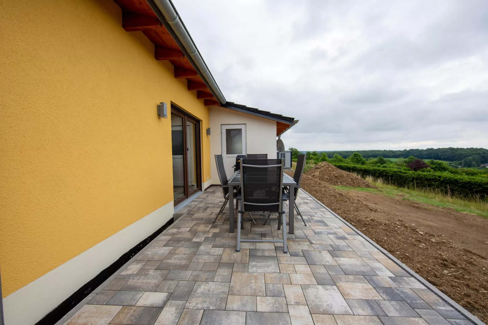 FEWO Eifelruhe II-Terrasbalkon