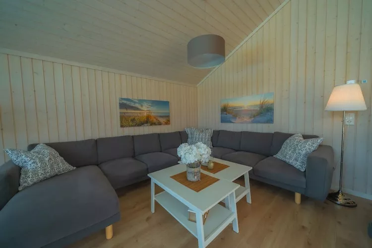 Poolhaus 140 qm-Woonkamer