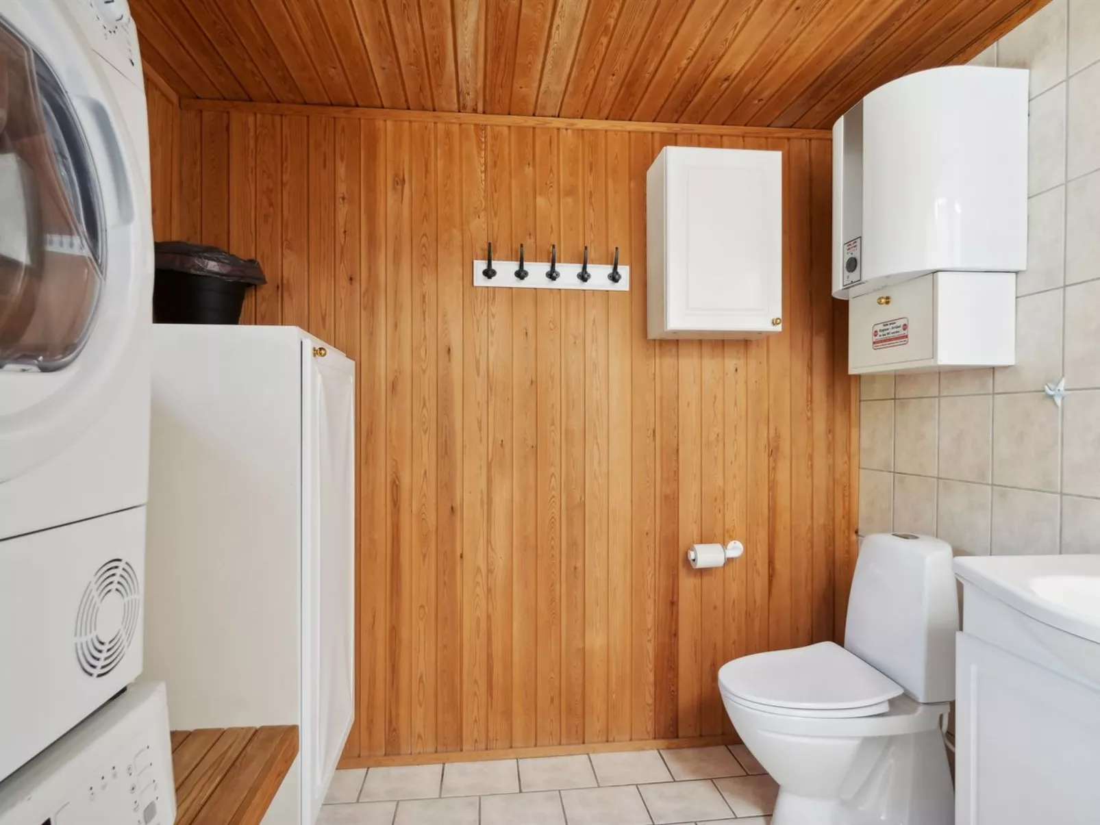 "Anssi" - 300m from the sea-Binnen