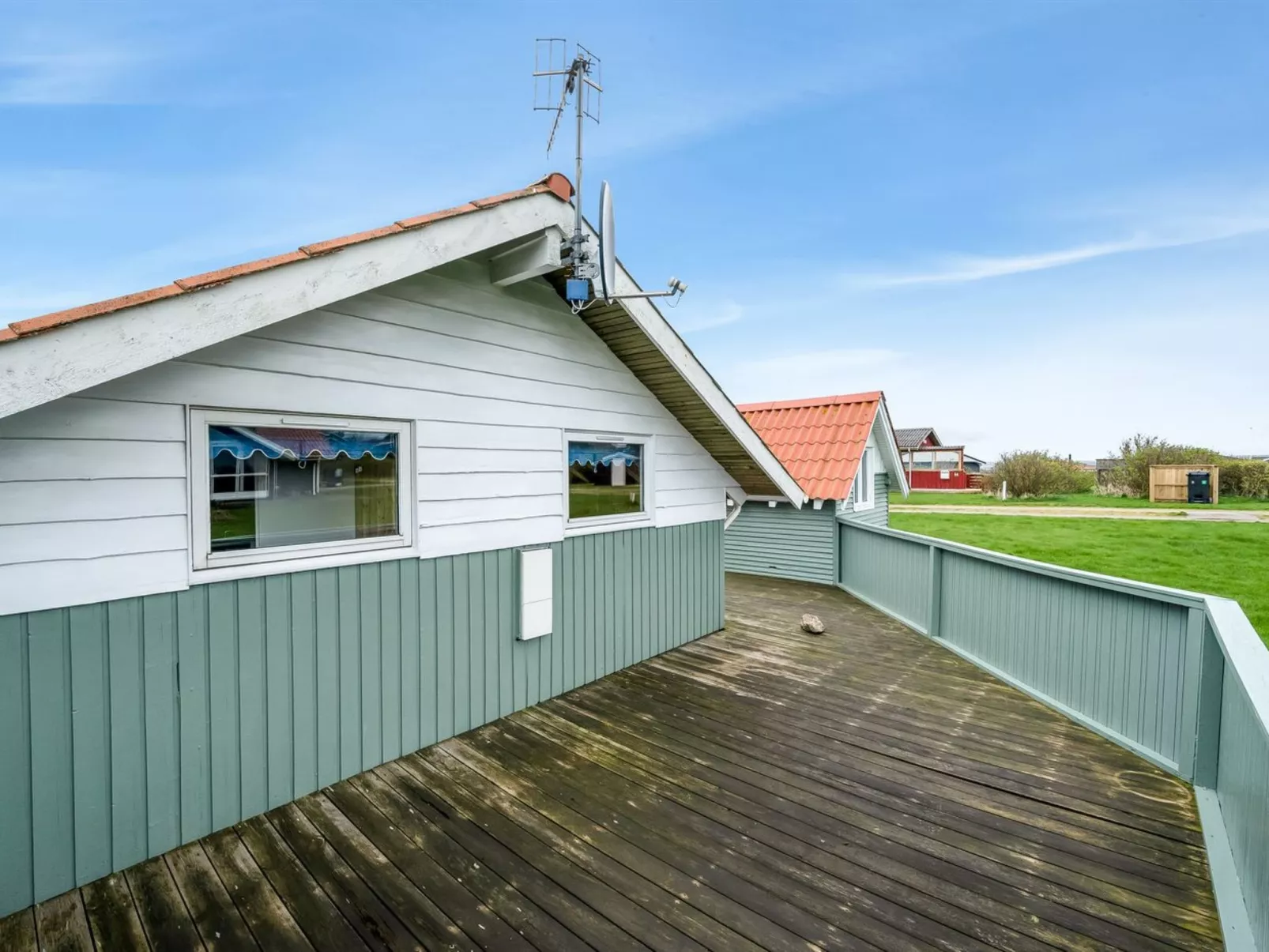 "Lonne" - 750m to the fjord-Buiten