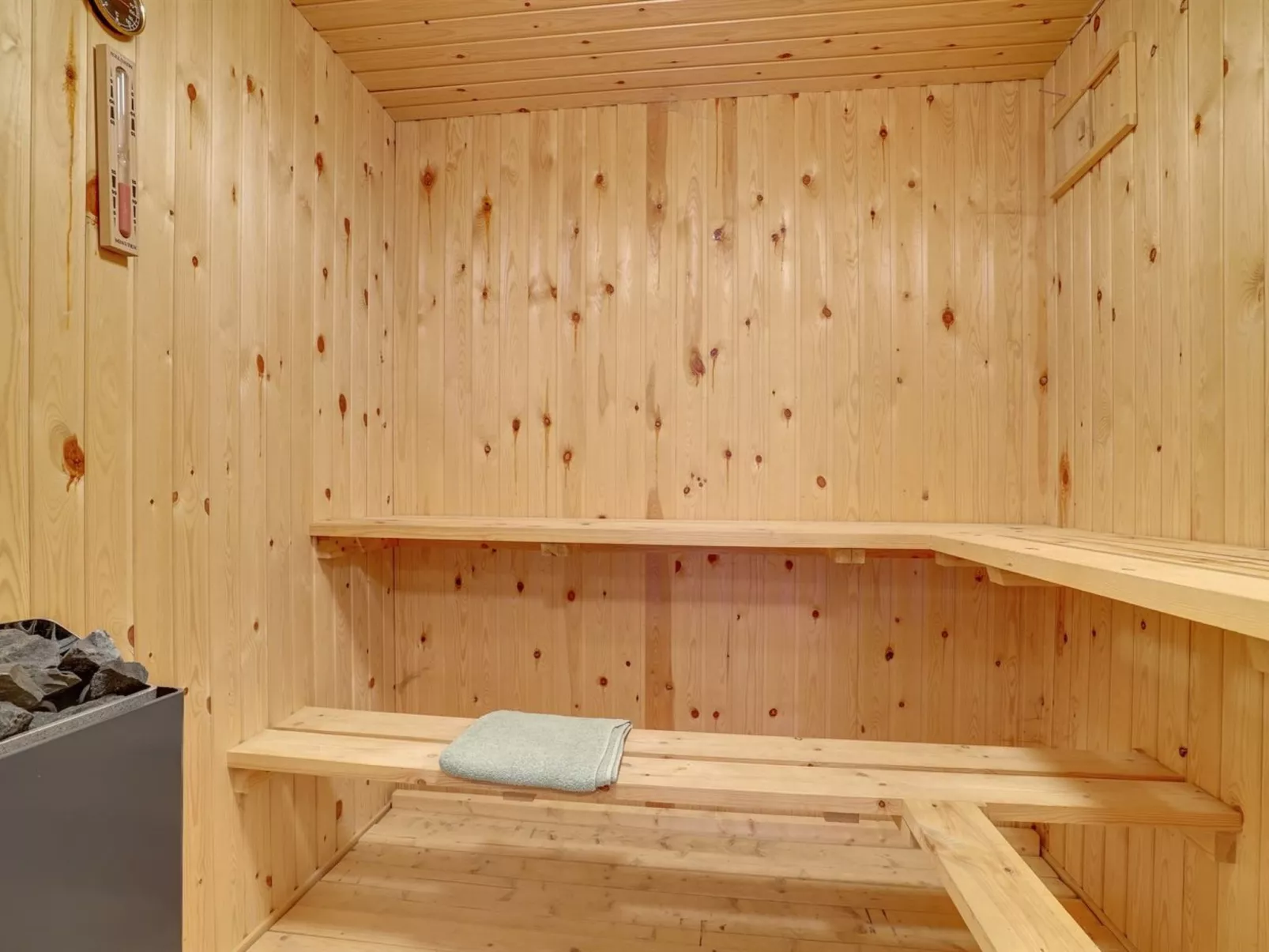 "Glum" - 300m from the sea-Binnen