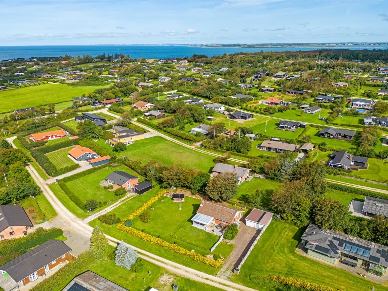 "Tuki" - 700m to the fjord-Buiten