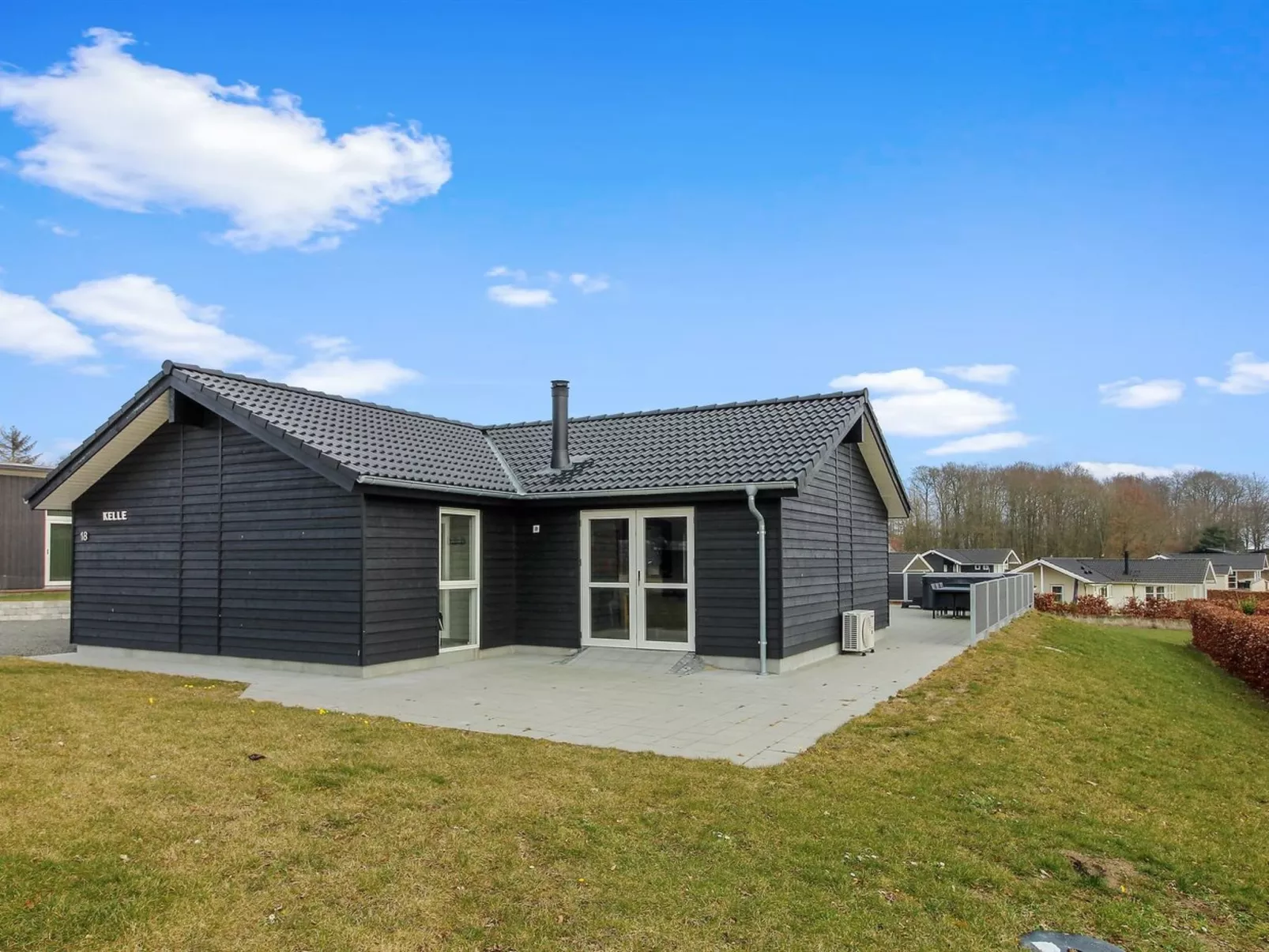 "Yakari" - 300m from the sea-Buiten