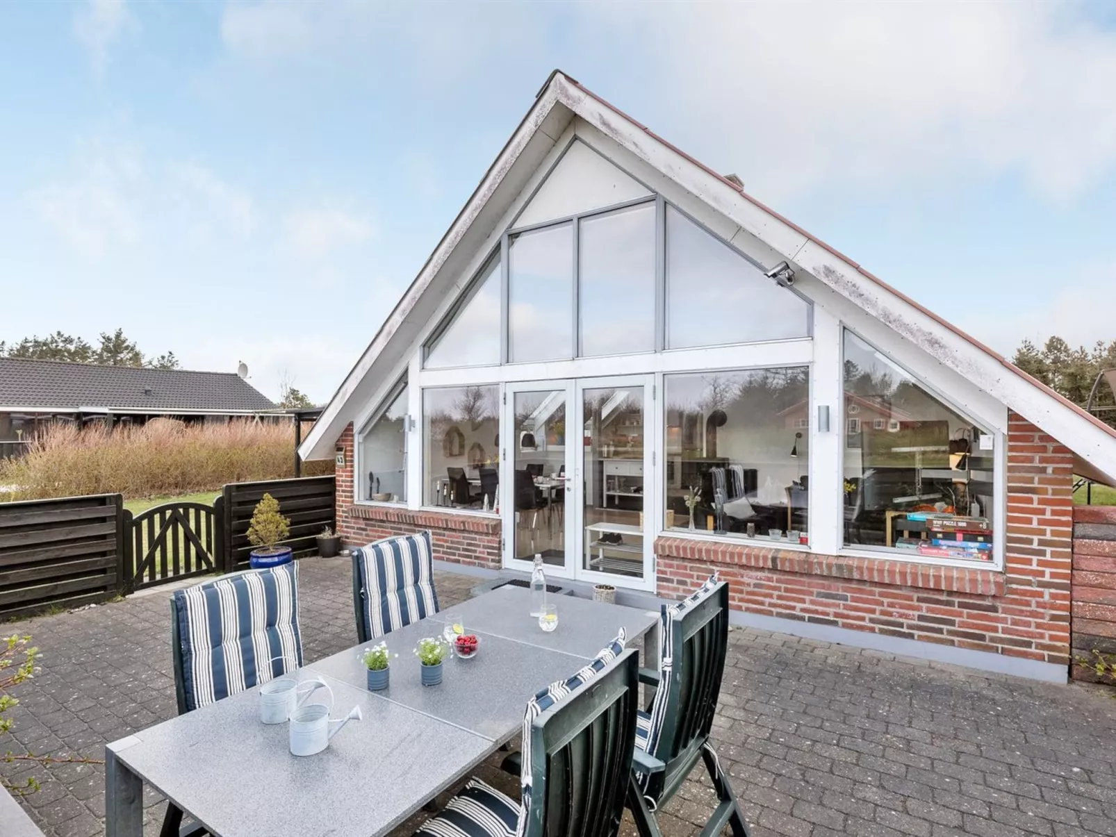 "Gizella" - 850m to the fjord-Buiten