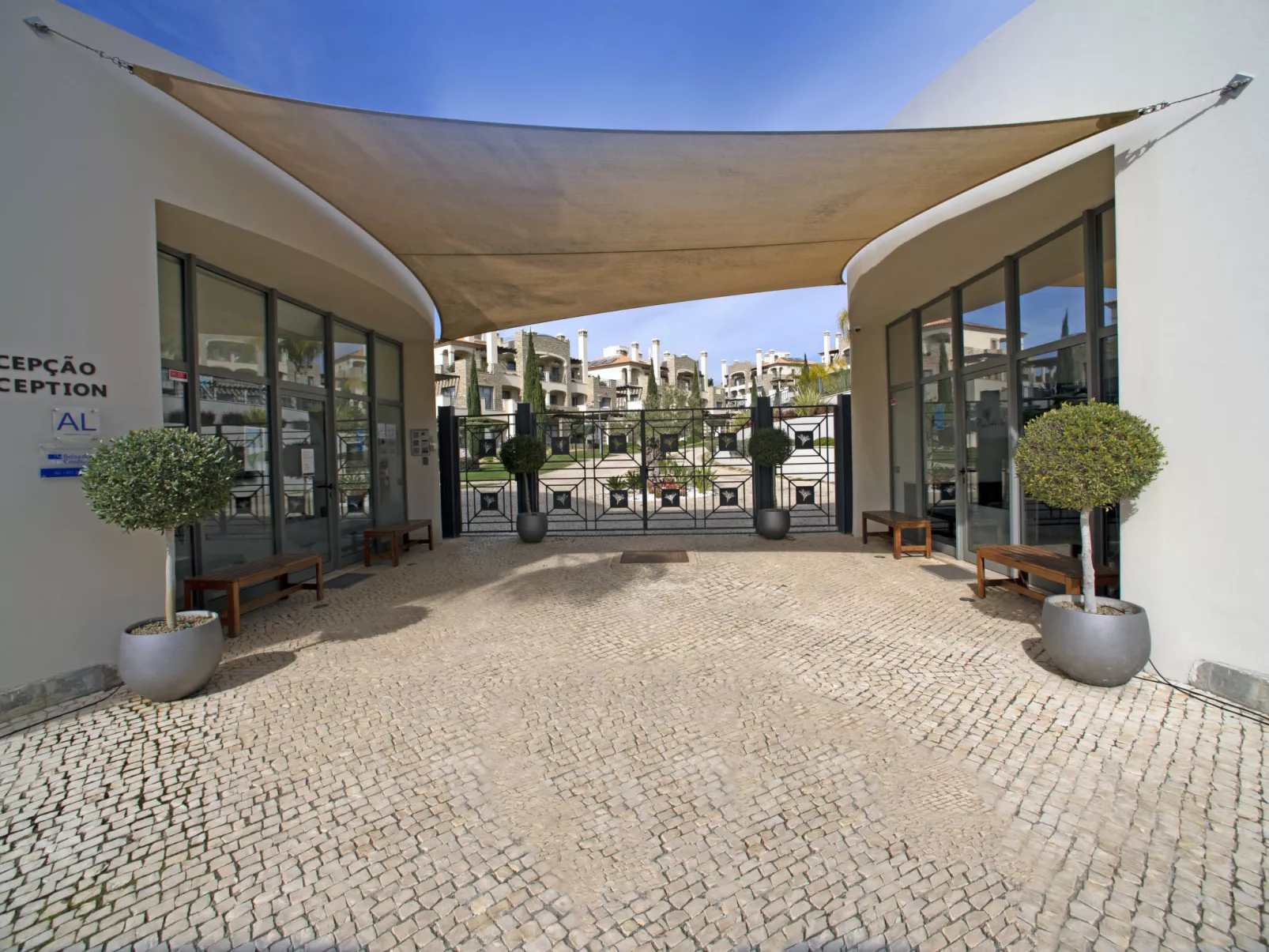 Pine Hills Turquesa-Buiten