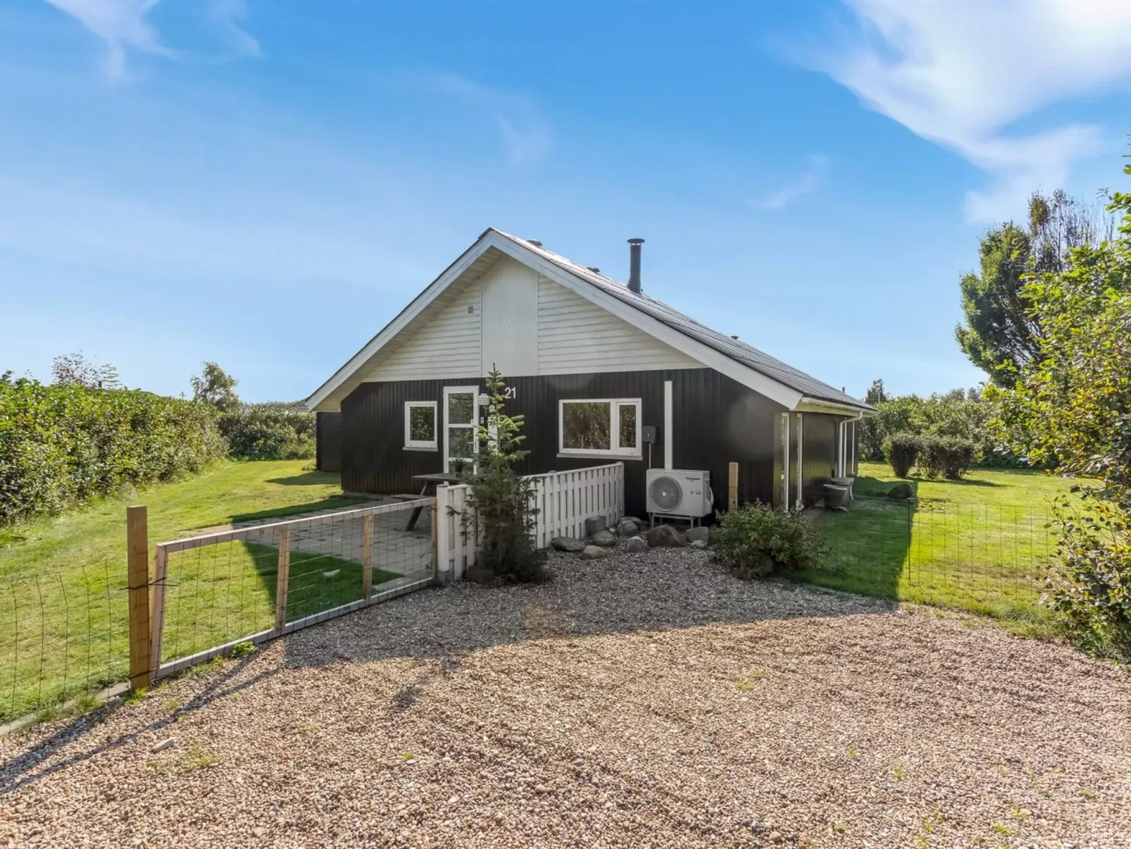 "Gudmundine" - 350m to the fjord-Buiten