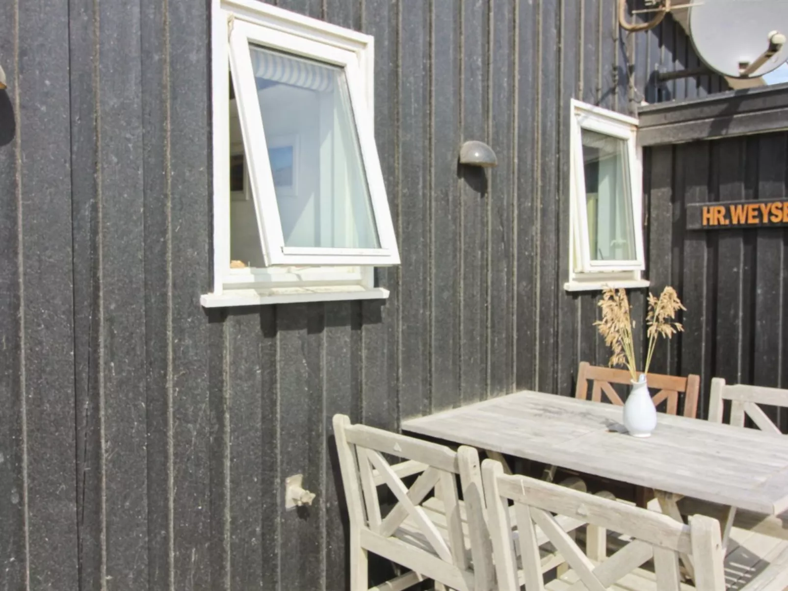 "Freydis" - 92m from the sea-Buiten