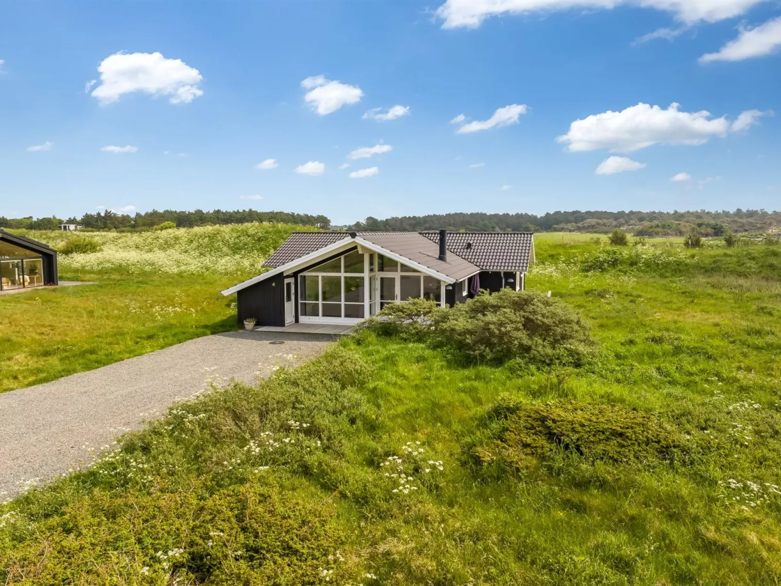 "Frejdis" - 1.1km from the sea-Buiten