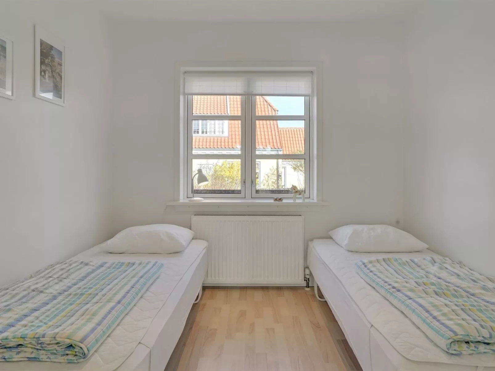 "Janes" - 400m from the sea-Binnen