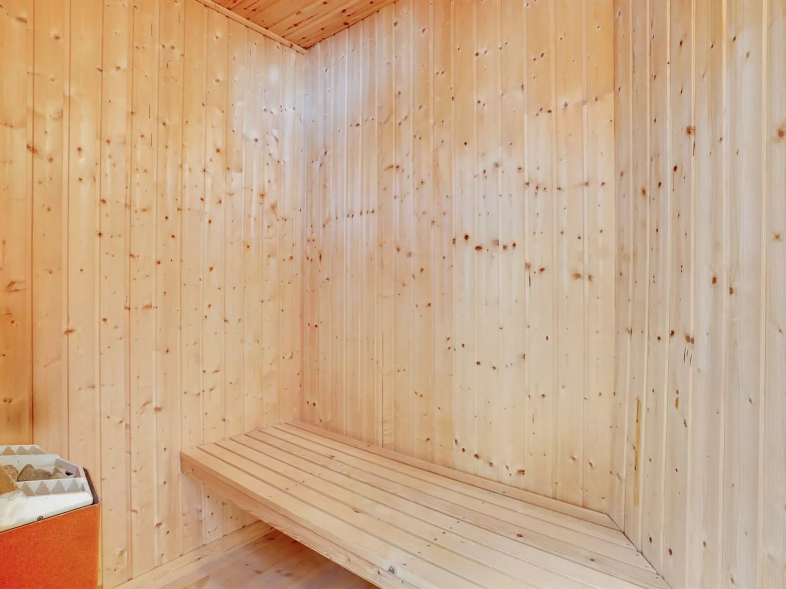 "Allin" - 1km from the sea-Binnen