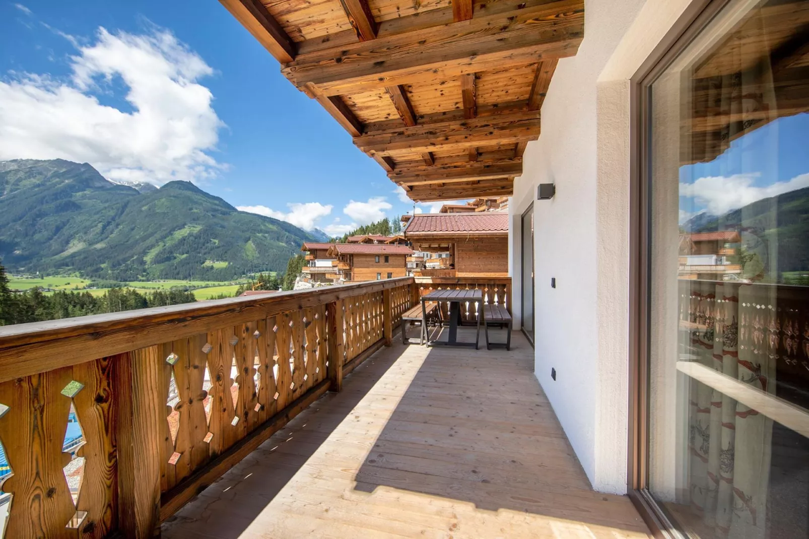 Rossberg Hohe Tauern Chalets 11-Terrasbalkon