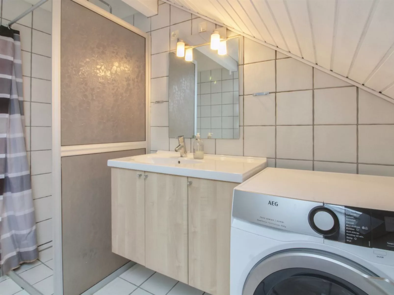 "Gaida" - 2.3km from the sea-Binnen