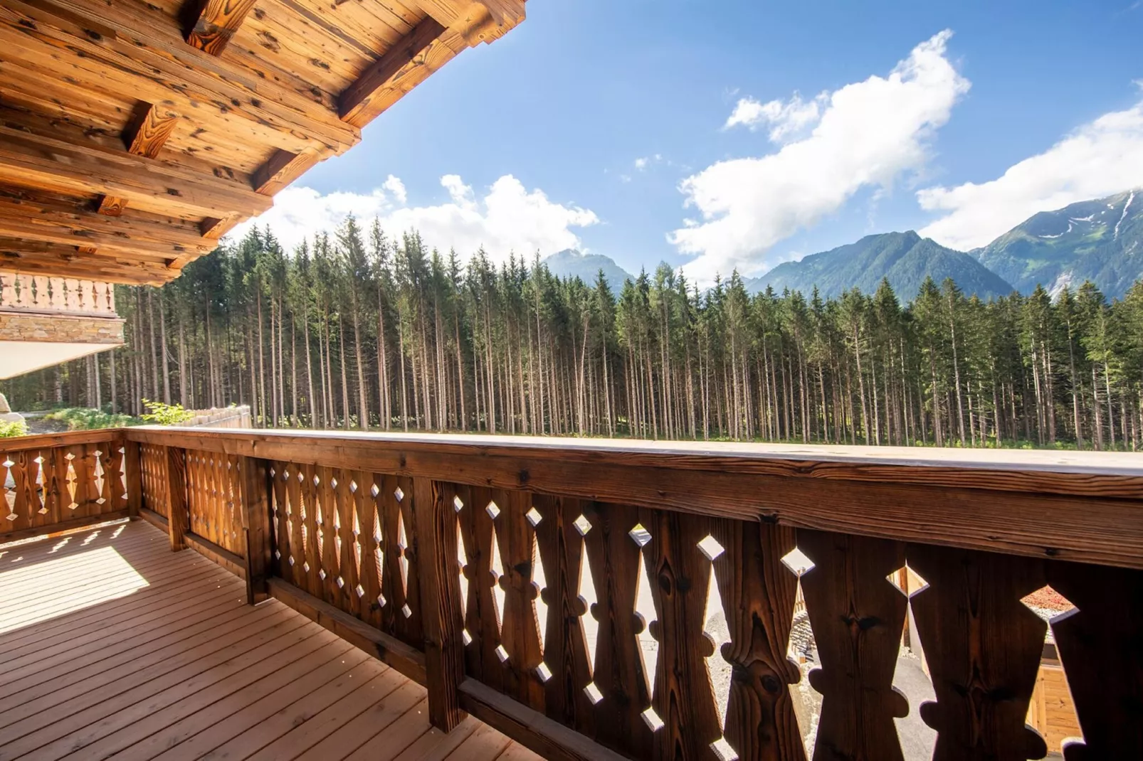 Rossberg Hohe Tauern Chalets 11-Terrasbalkon