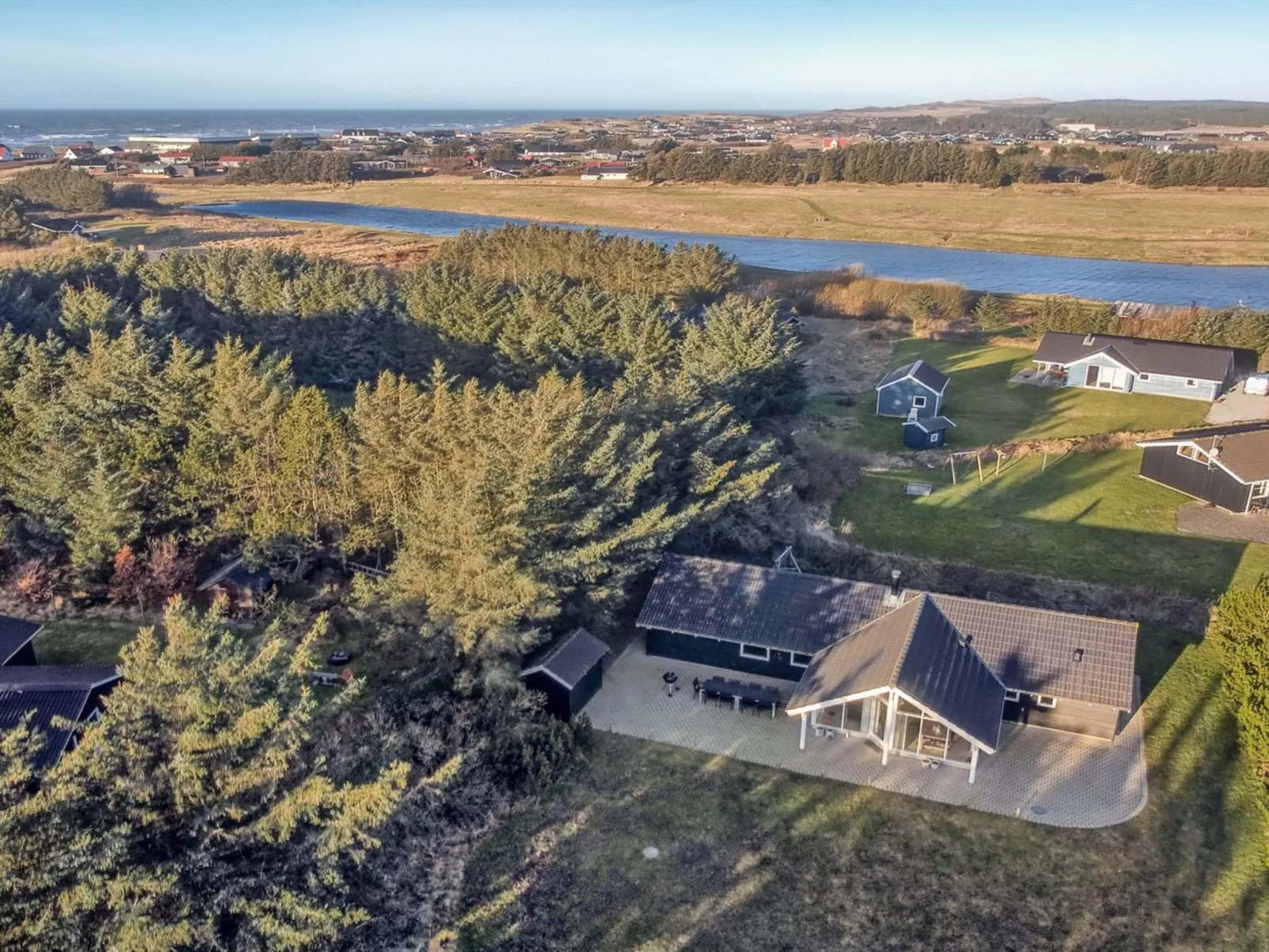 "Synnöve" - 550m from the sea-Buiten