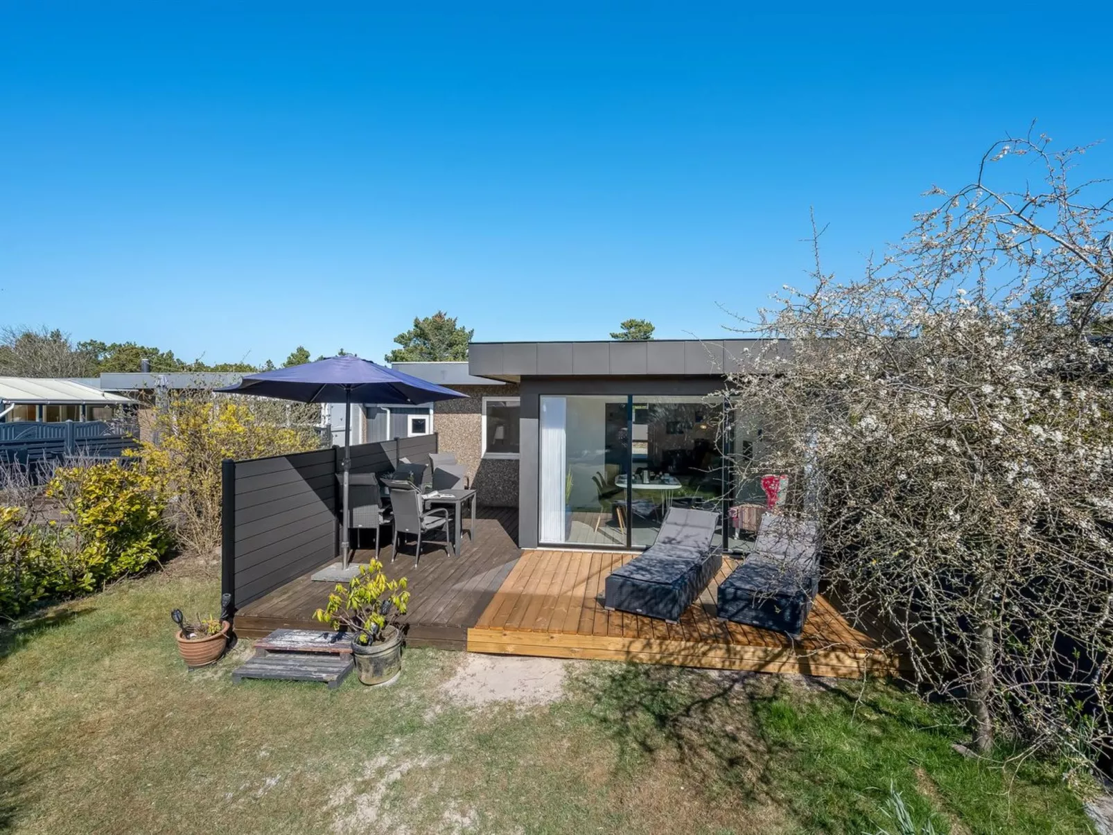 "Clemence" - 900m from the sea-Buiten