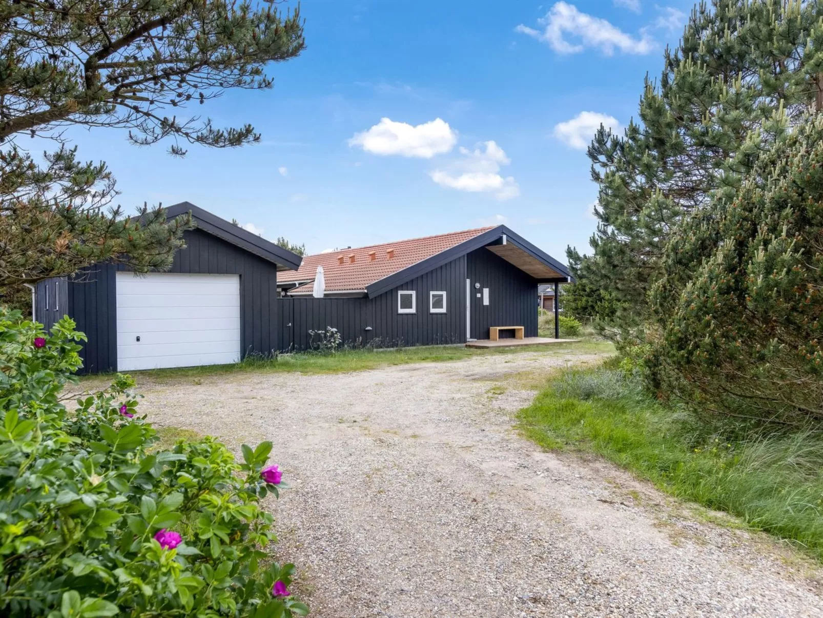 "Antto" - 900m from the sea-Buiten