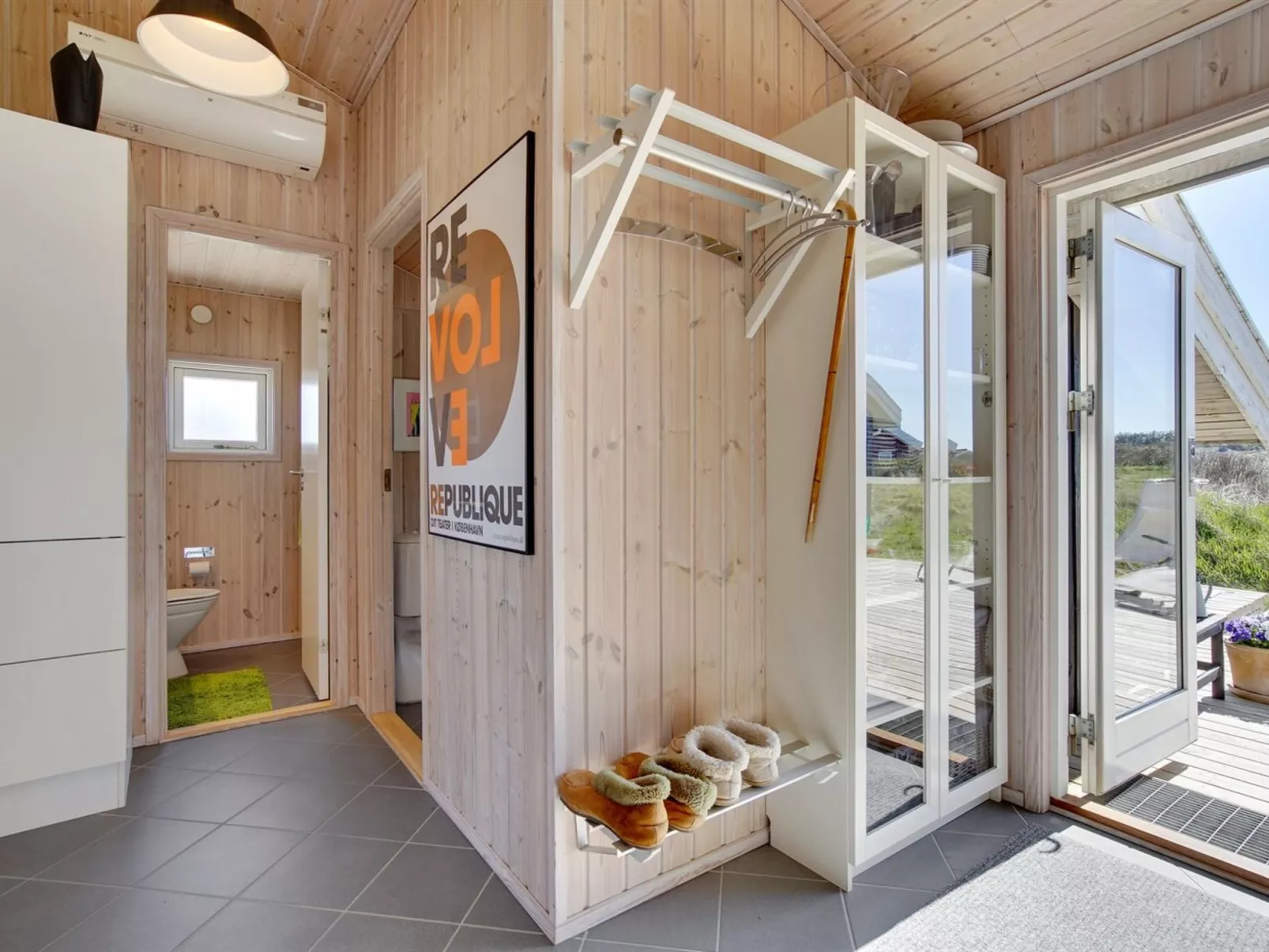 "Gila" - 250m from the sea-Binnen