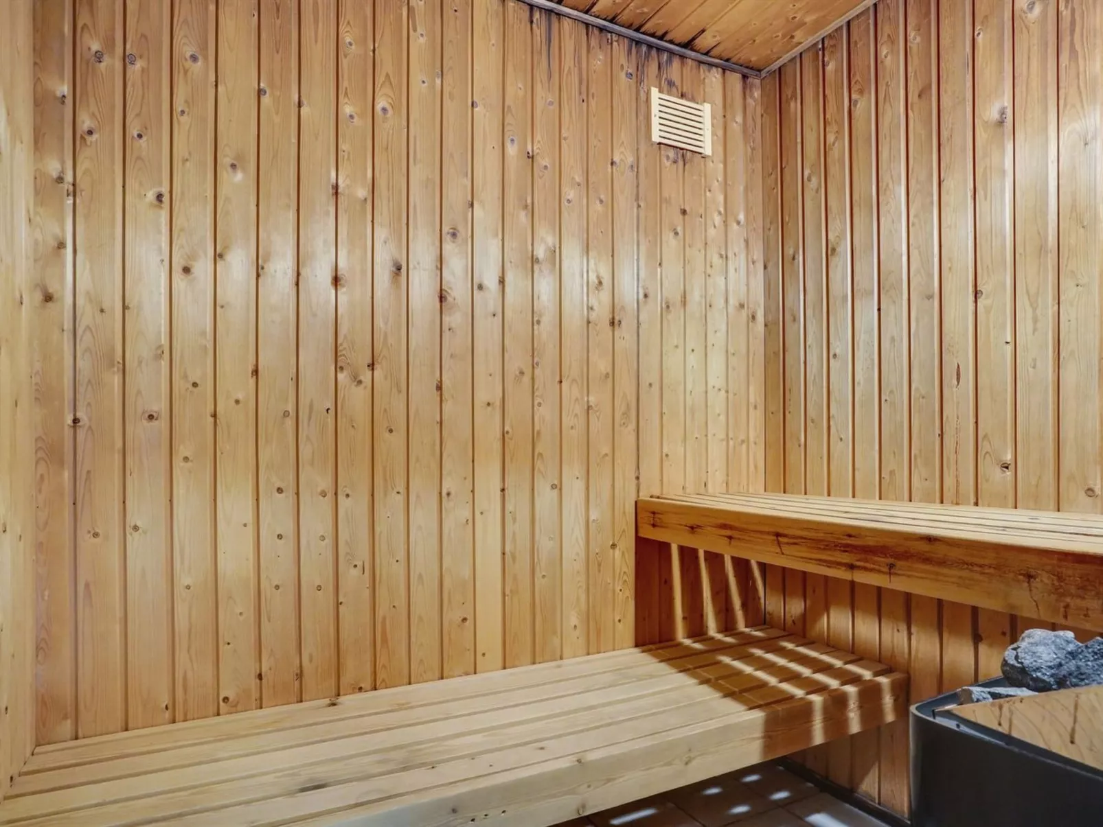 "Elika" - 900m to the fjord-Binnen