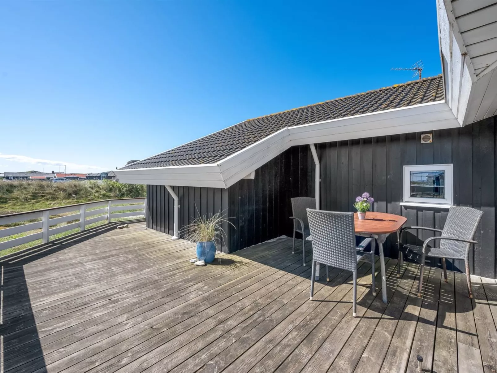 "Sylta" -  from the sea-Buiten