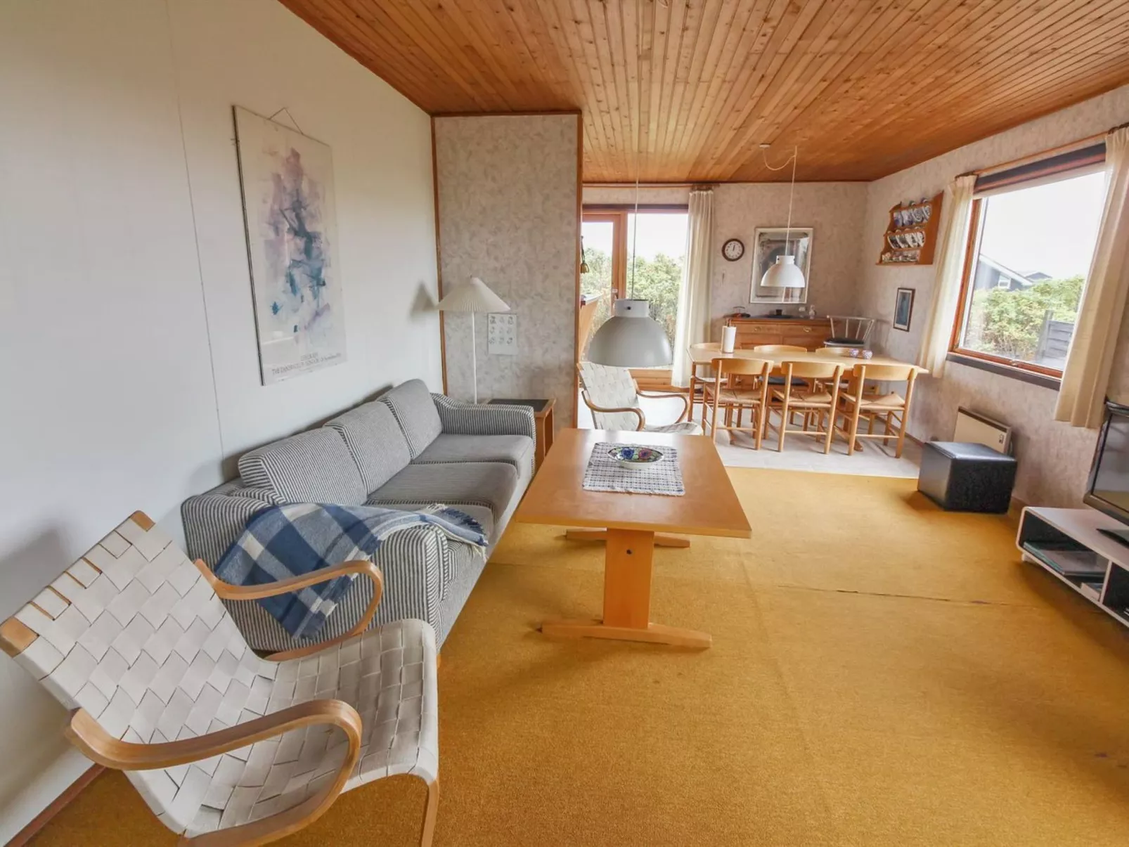 "Jerk" - 250m from the sea-Binnen