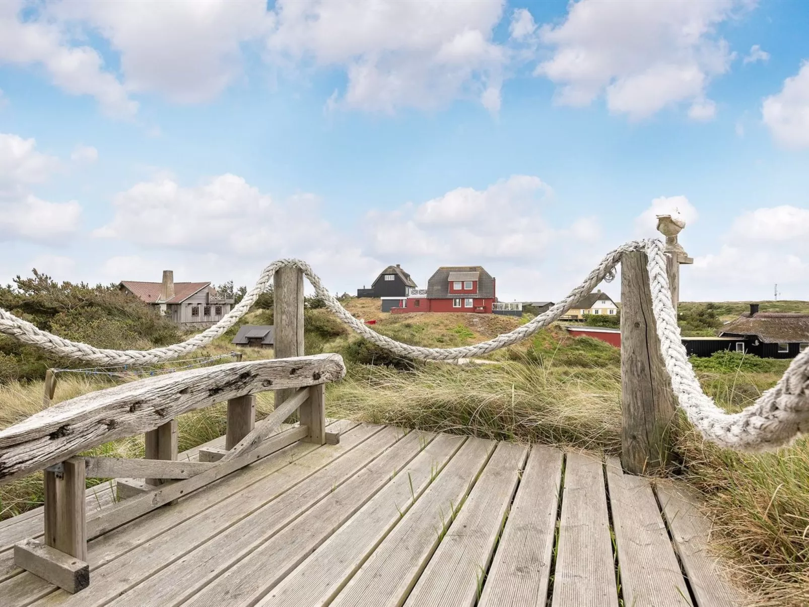 "Thrond" - 200m from the sea-Buiten