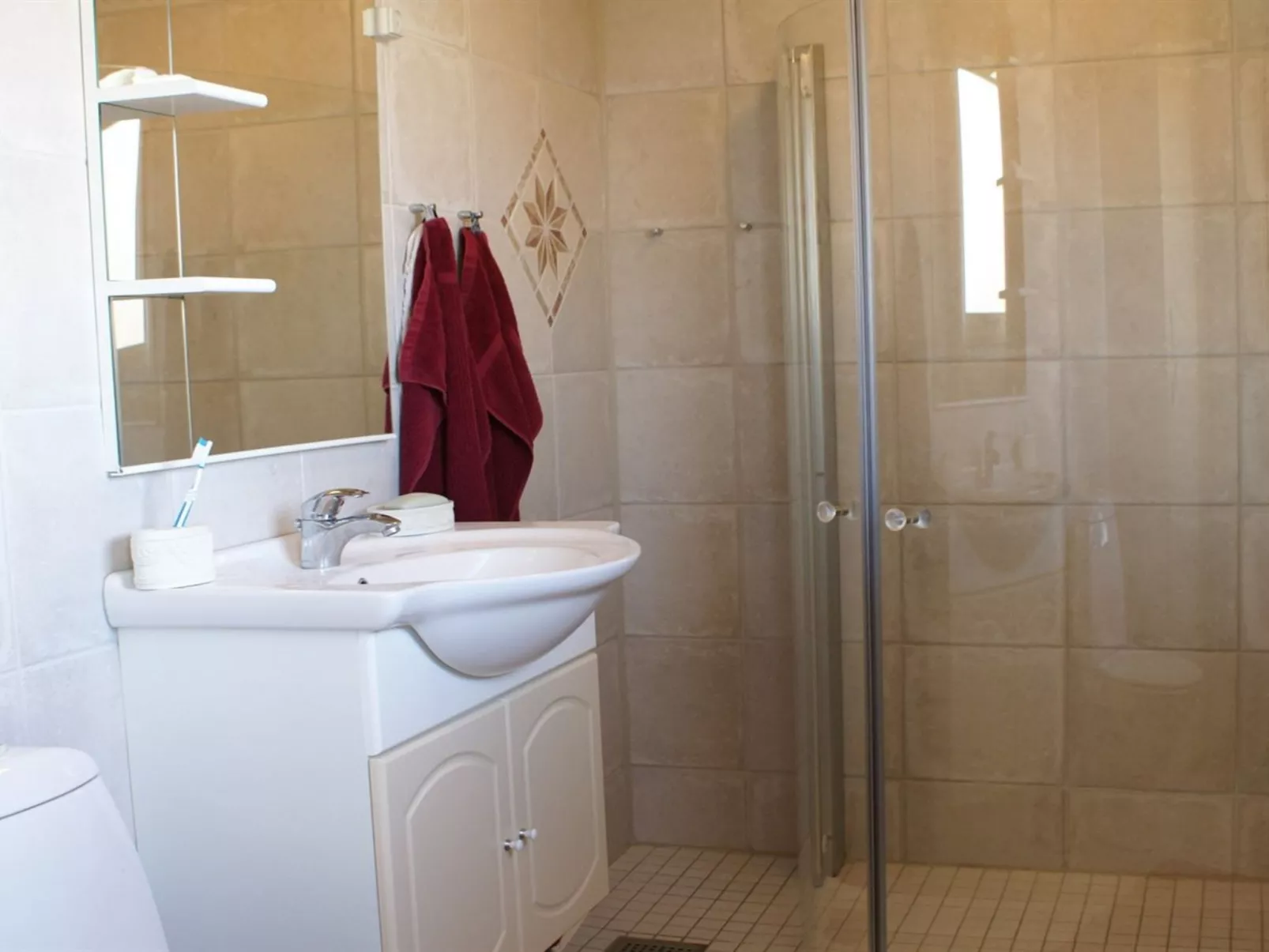 "Cathalin" - 100m from the sea-Binnen