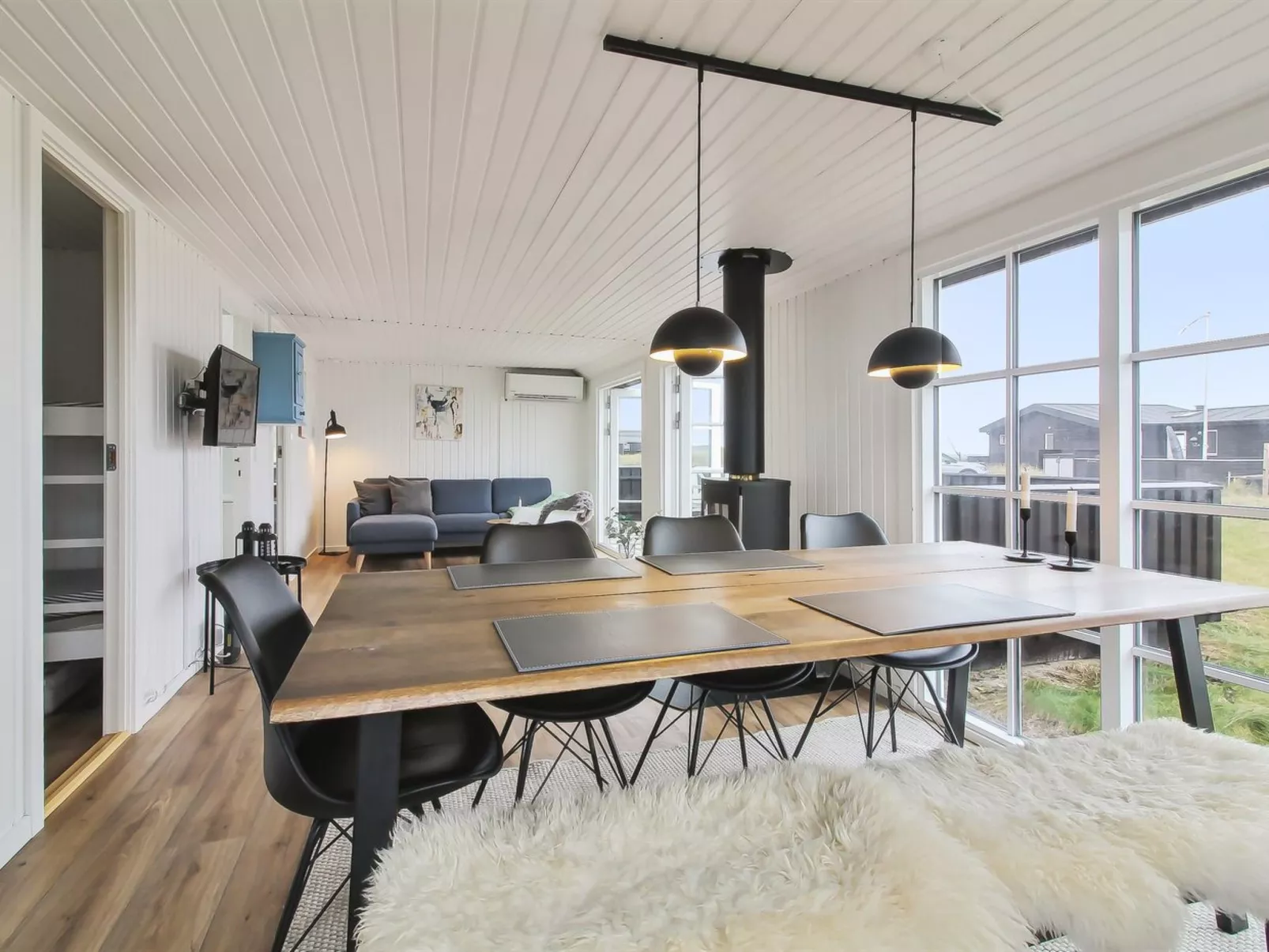 "Adina" - 50m from the sea-Binnen