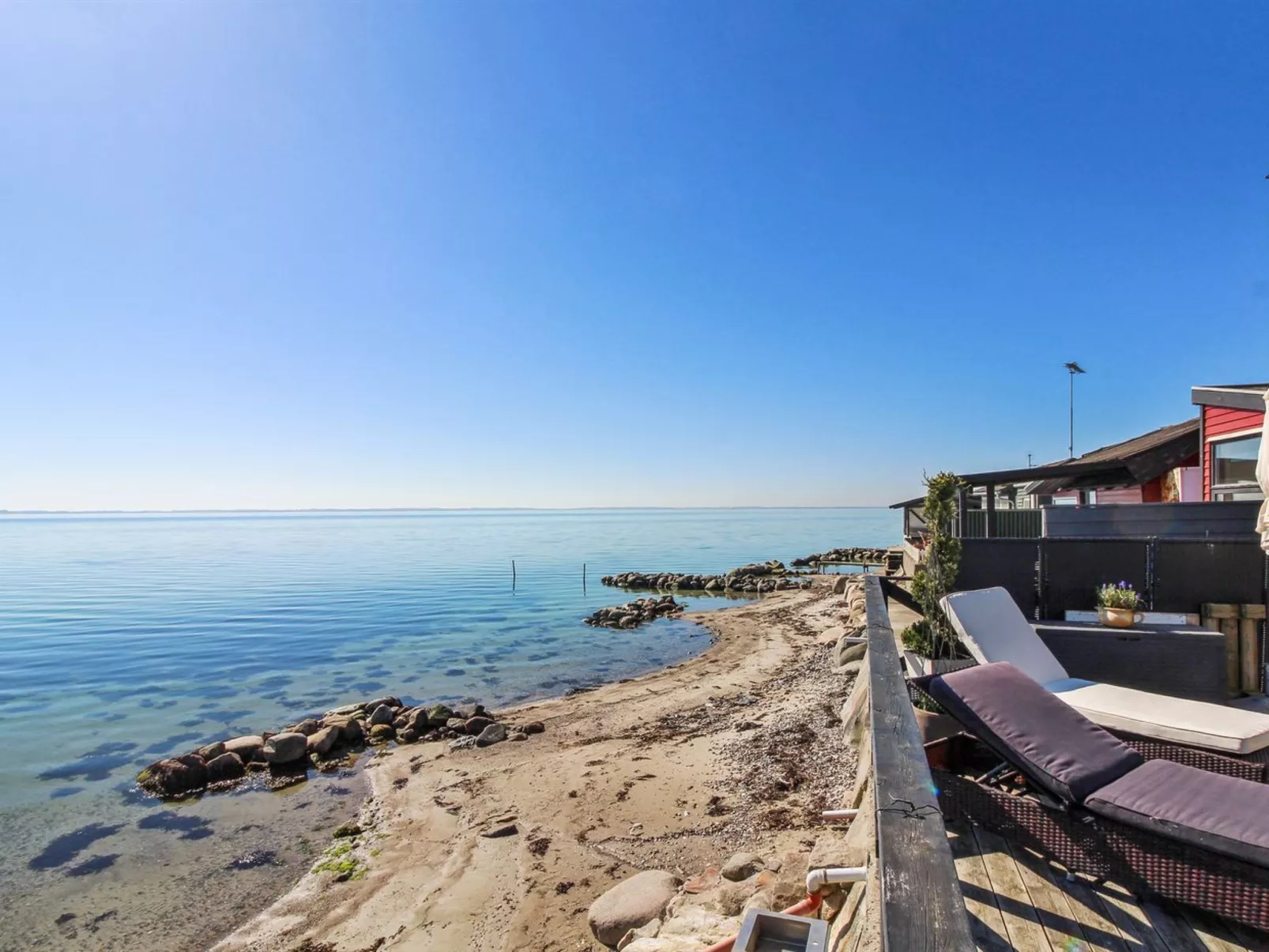 "Grim" - 5m from the sea-Buiten