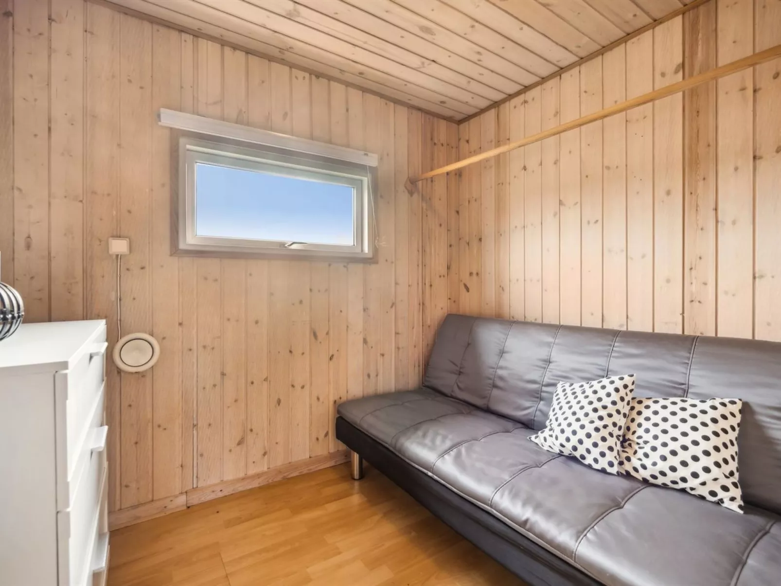 "Jarla" - 250m from the sea-Binnen