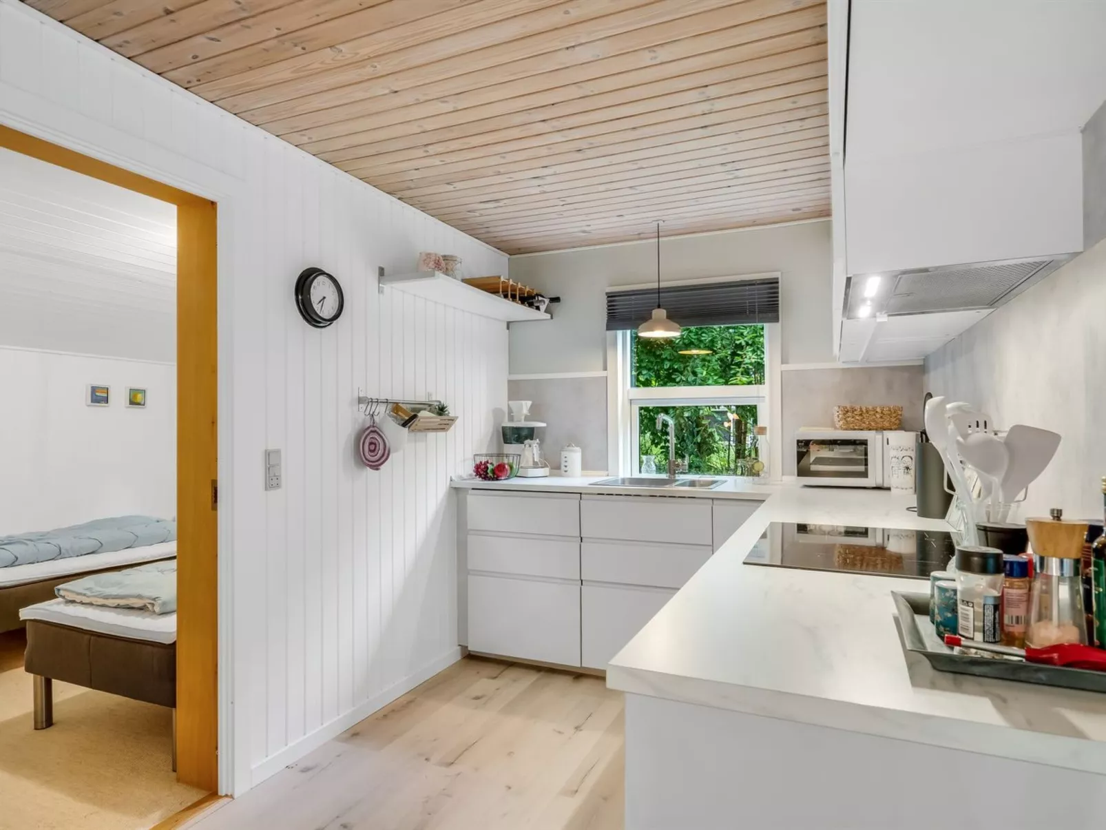 "Fergie" - 400m from the sea-Binnen