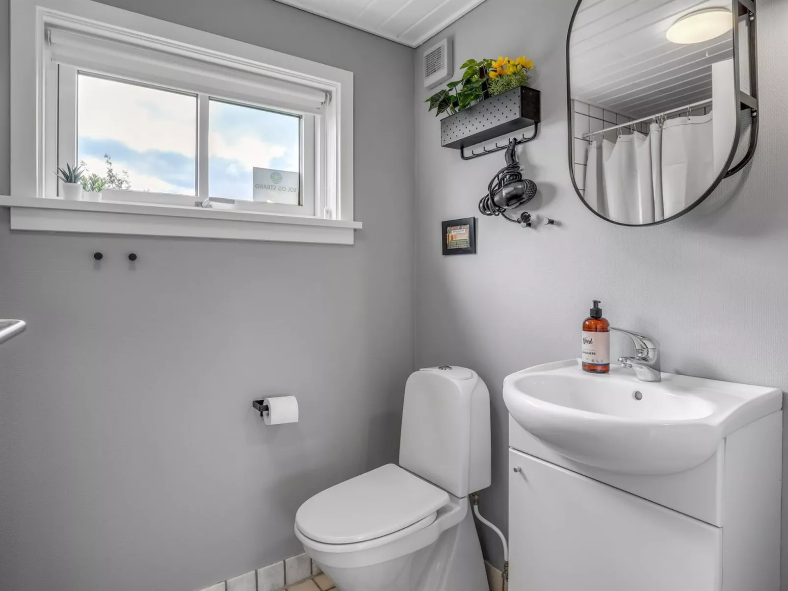 "Helemine" - 2.8km from the sea-Binnen