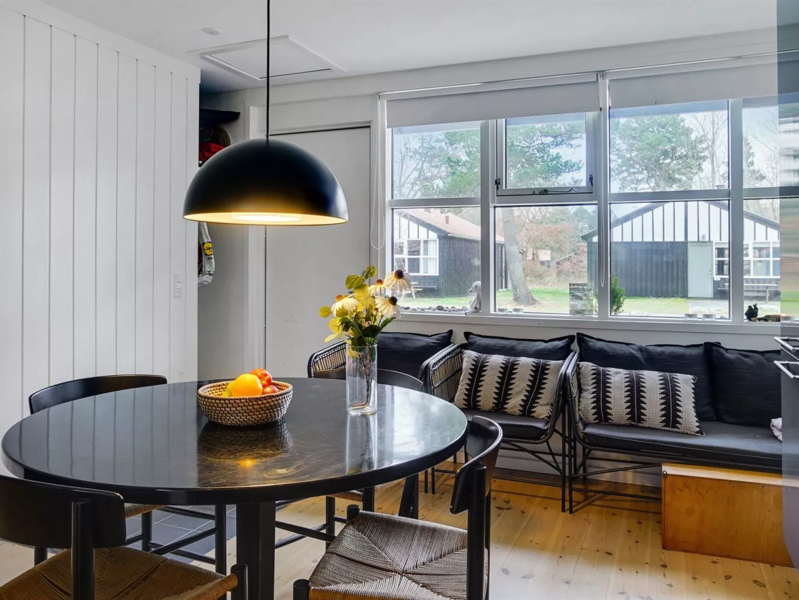 "Elfride" - 200m from the sea-Binnen