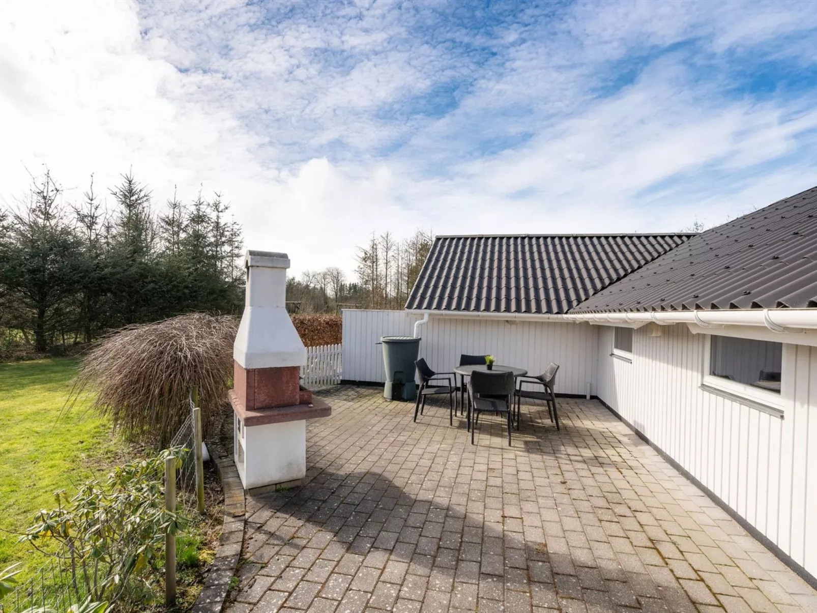 "Edvardsine" - 12km from the sea-Buiten